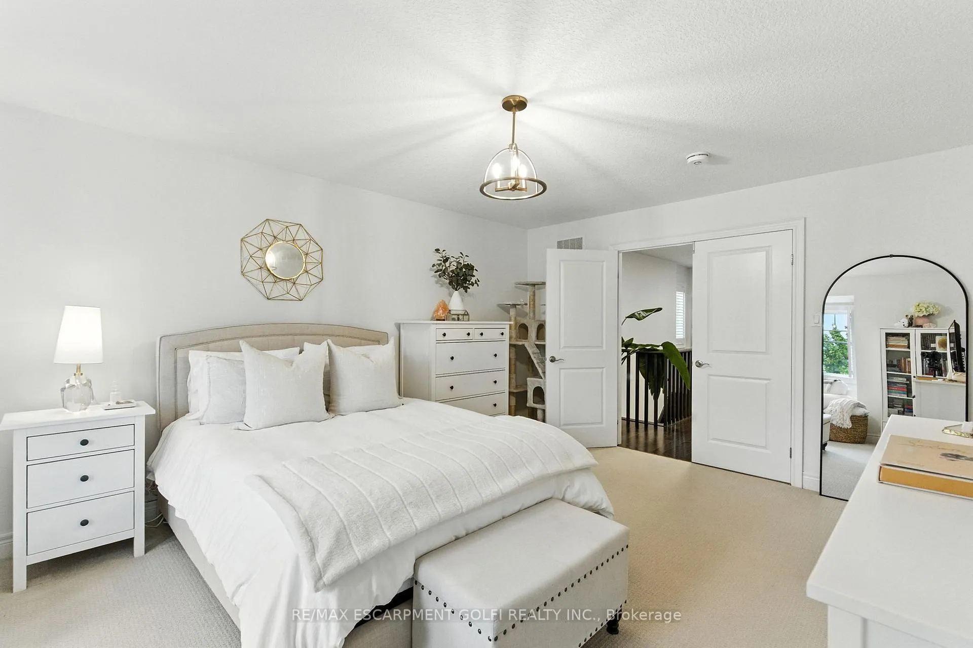 Photo 677 of 70 Dunrobin Lane, Grimsby, Grimsby Beach — HOMEH