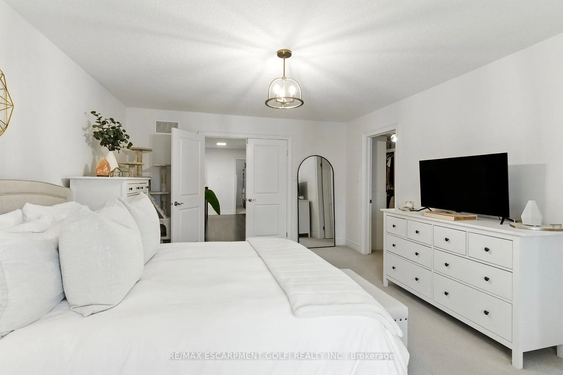 Photo 689 of 70 Dunrobin Lane, Grimsby, Grimsby Beach — HOMEH