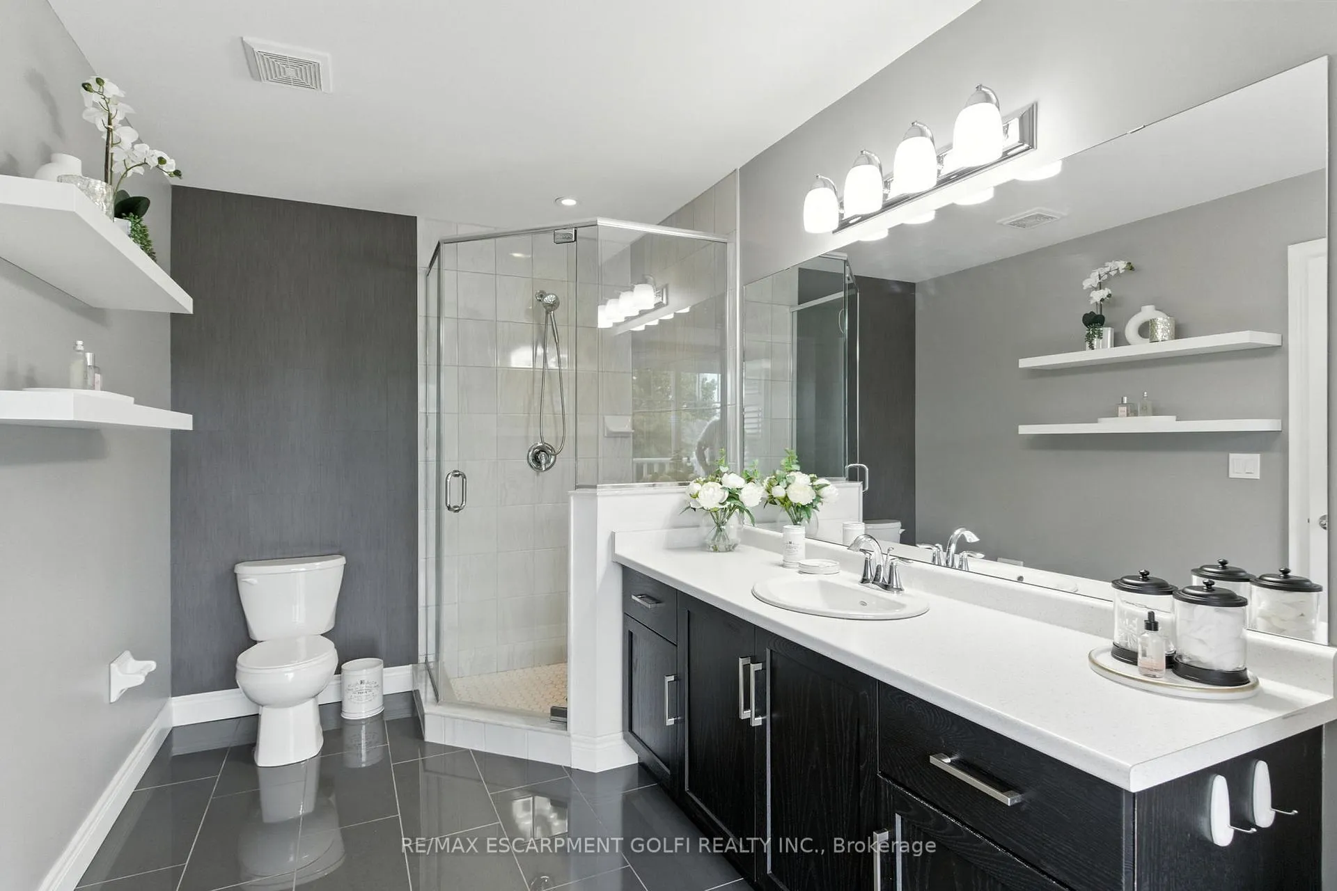 Photo 719 of 70 Dunrobin Lane, Grimsby, Grimsby Beach — HOMEH