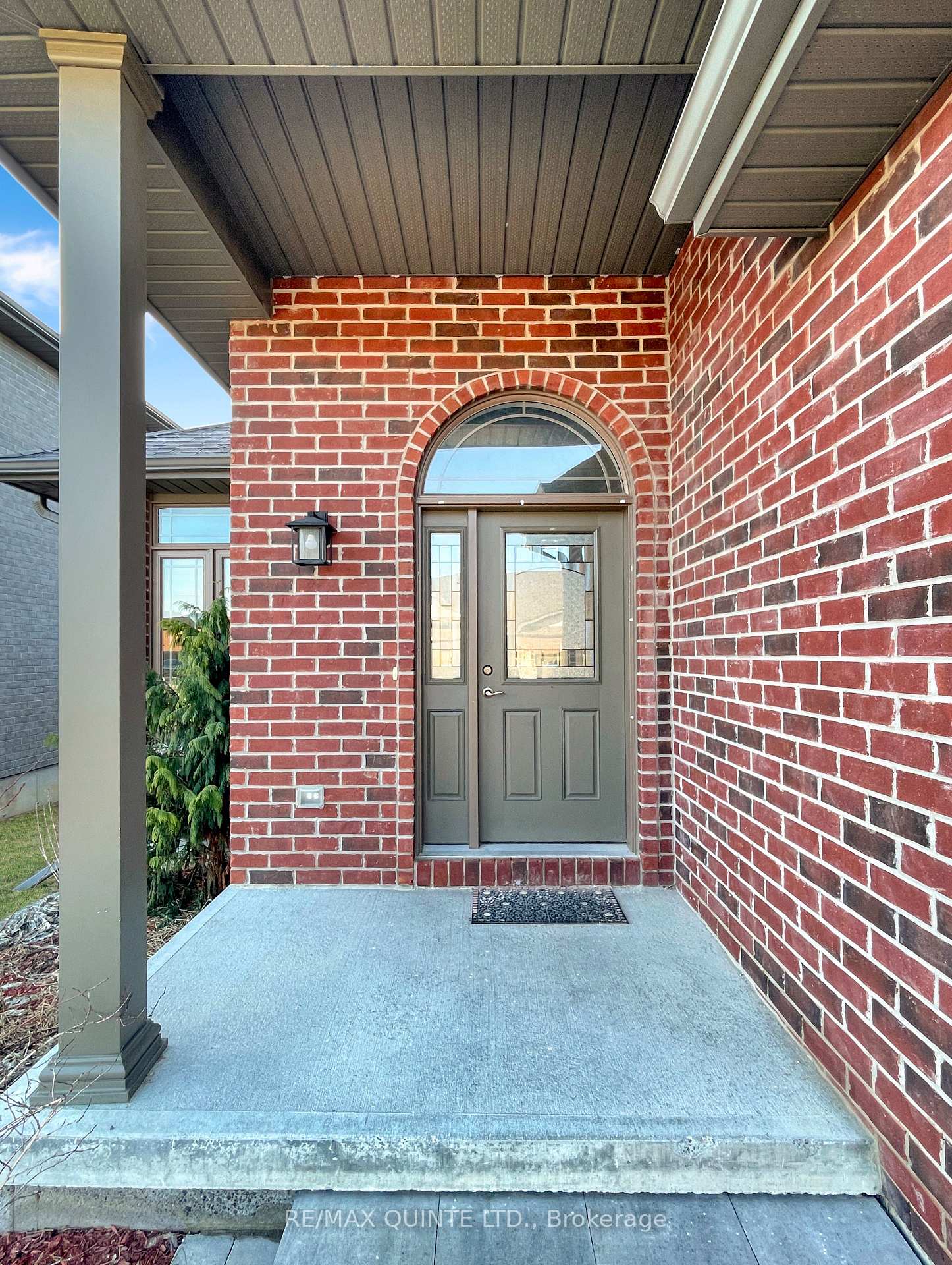 Photo 3 of 68 Farmington Crescent, Belleville, Thurlow Ward — HOMEH