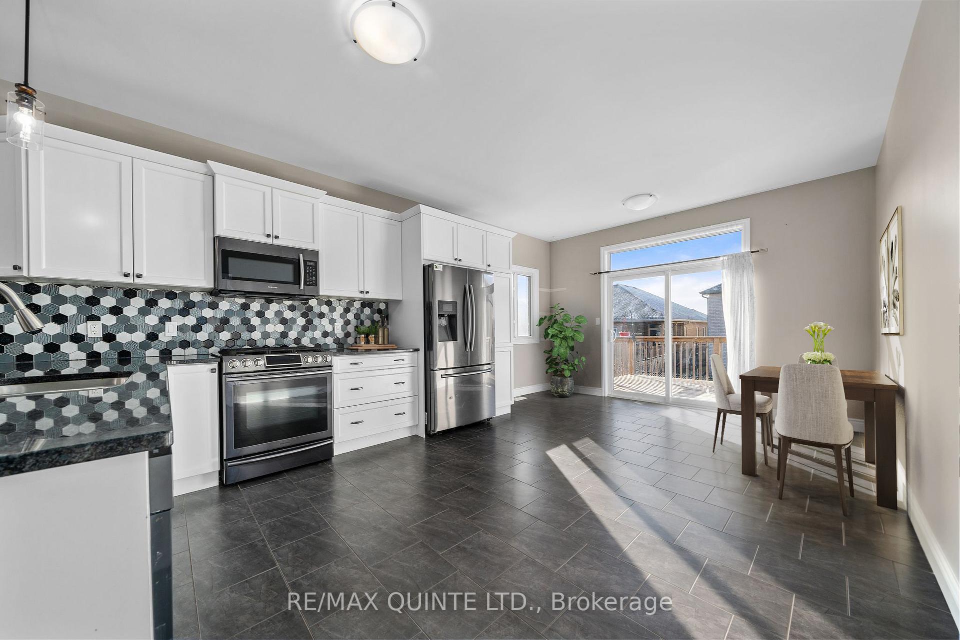 Photo 13 of 68 Farmington Crescent, Belleville, Thurlow Ward — HOMEH