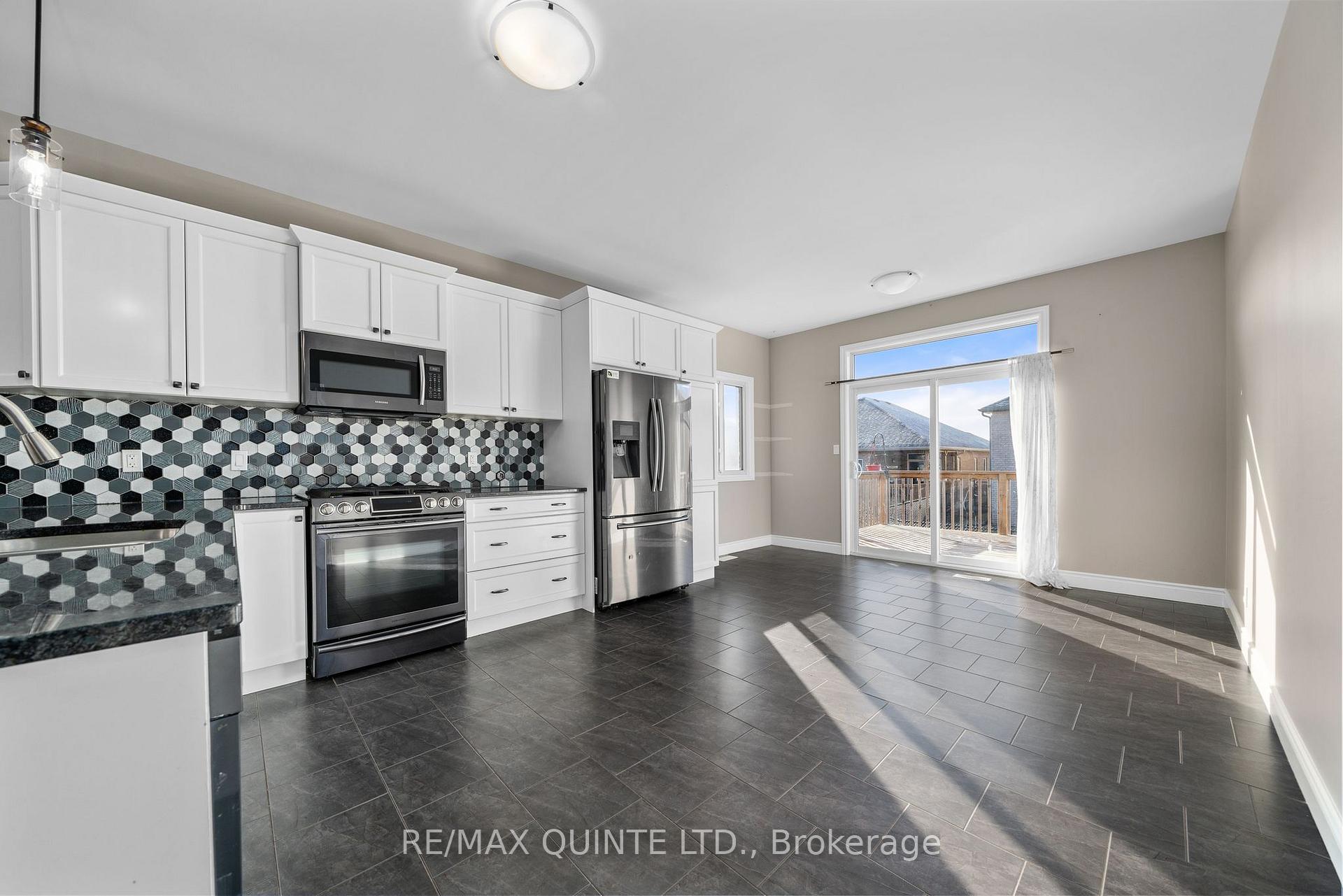 Photo 14 of 68 Farmington Crescent, Belleville, Thurlow Ward — HOMEH