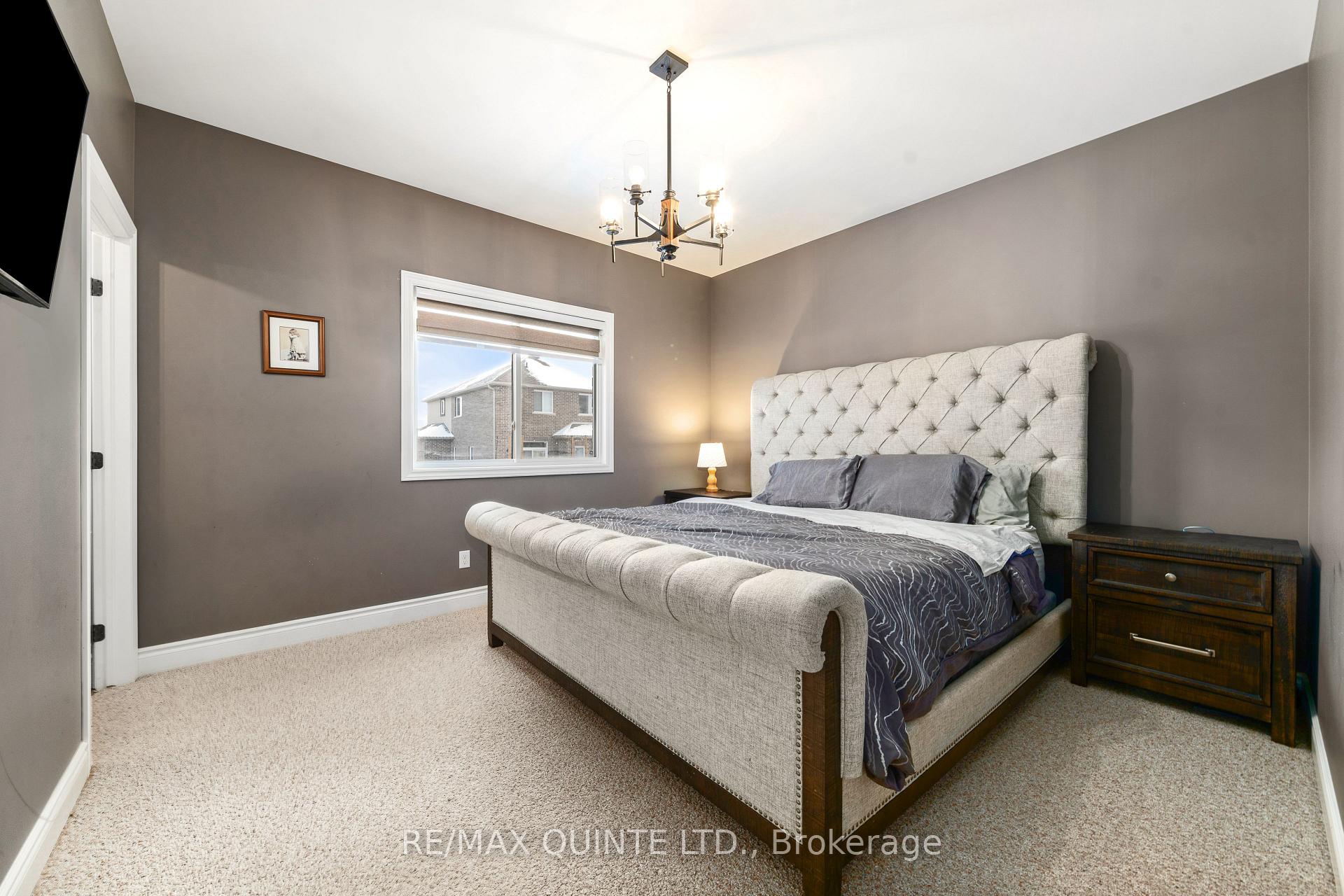 Photo 18 of 68 Farmington Crescent, Belleville, Thurlow Ward — HOMEH
