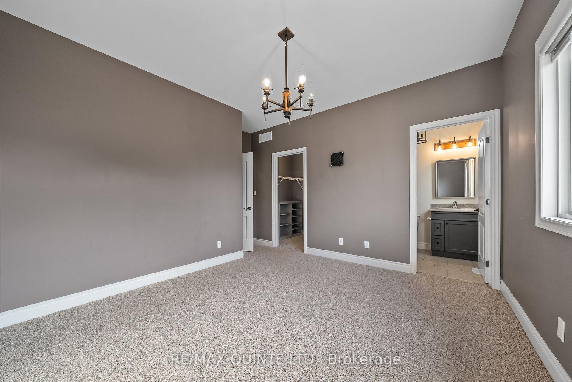 Photo 19 of 68 Farmington Crescent, Belleville, Thurlow Ward — HOMEH