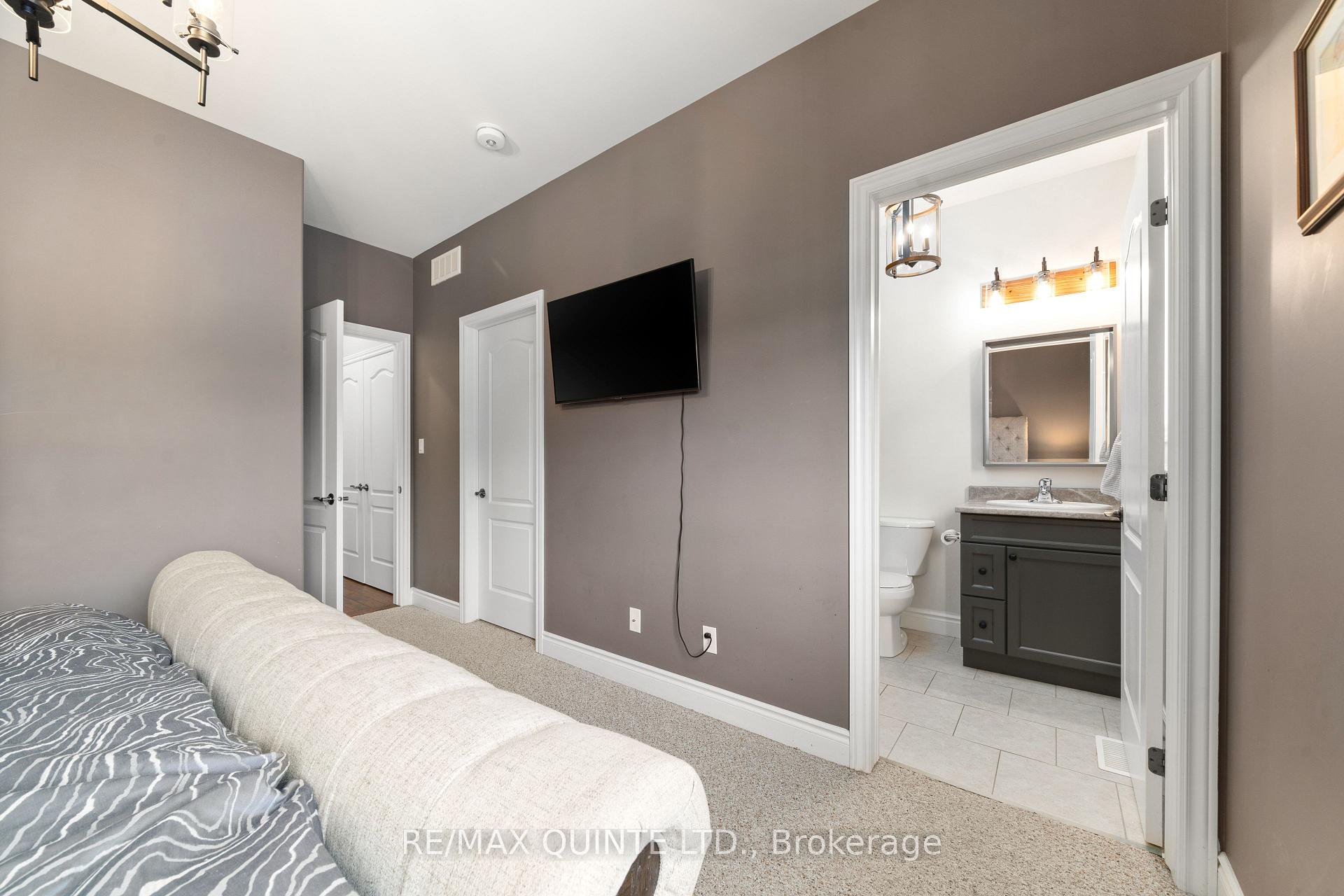 Photo 20 of 68 Farmington Crescent, Belleville, Thurlow Ward — HOMEH