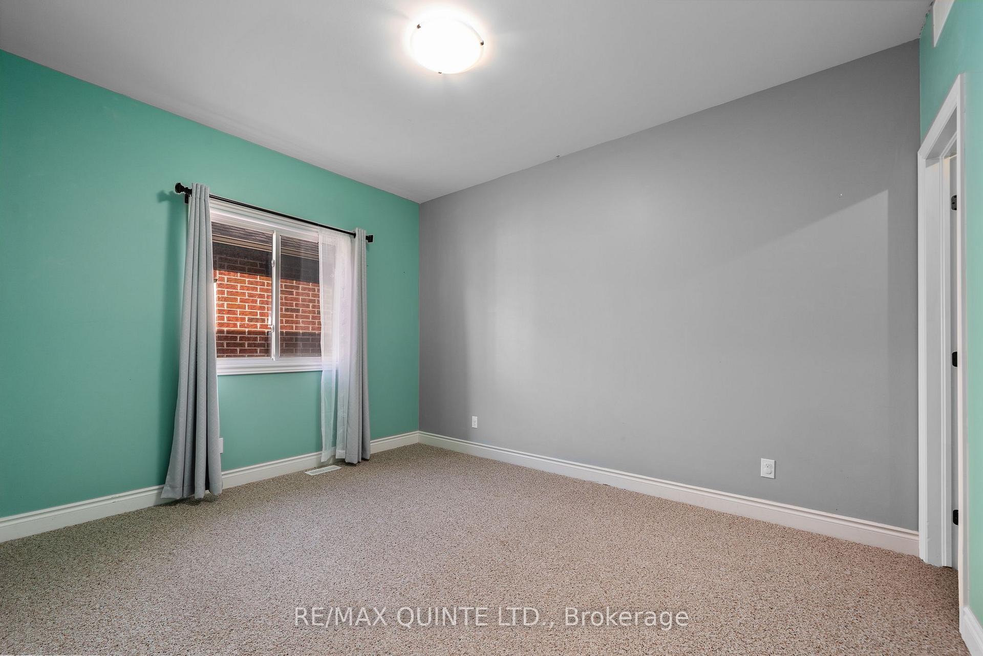 Photo 24 of 68 Farmington Crescent, Belleville, Thurlow Ward — HOMEH