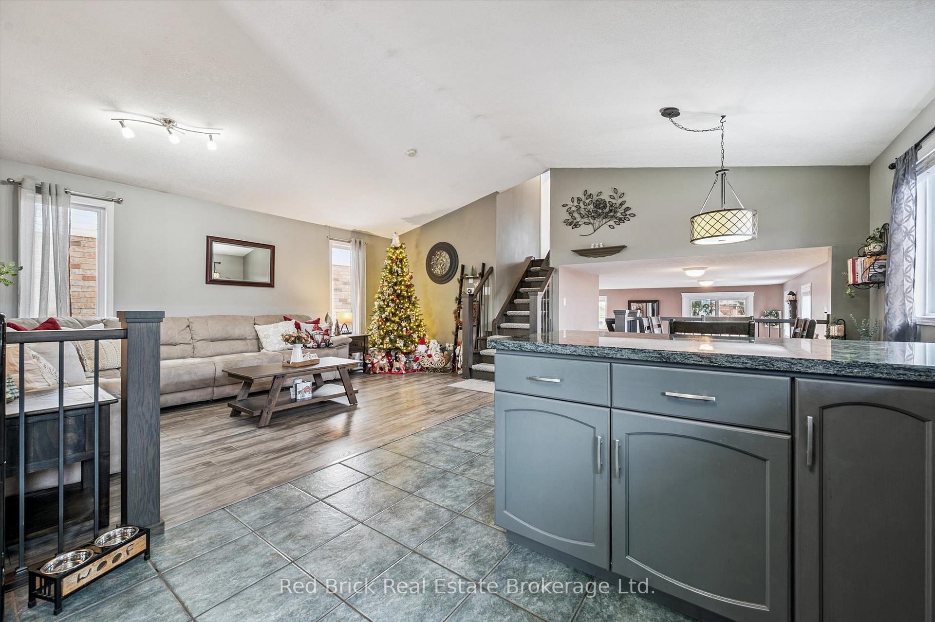Photo 15 of 75 Hill Trail, Guelph, Grange Road — HOMEH
