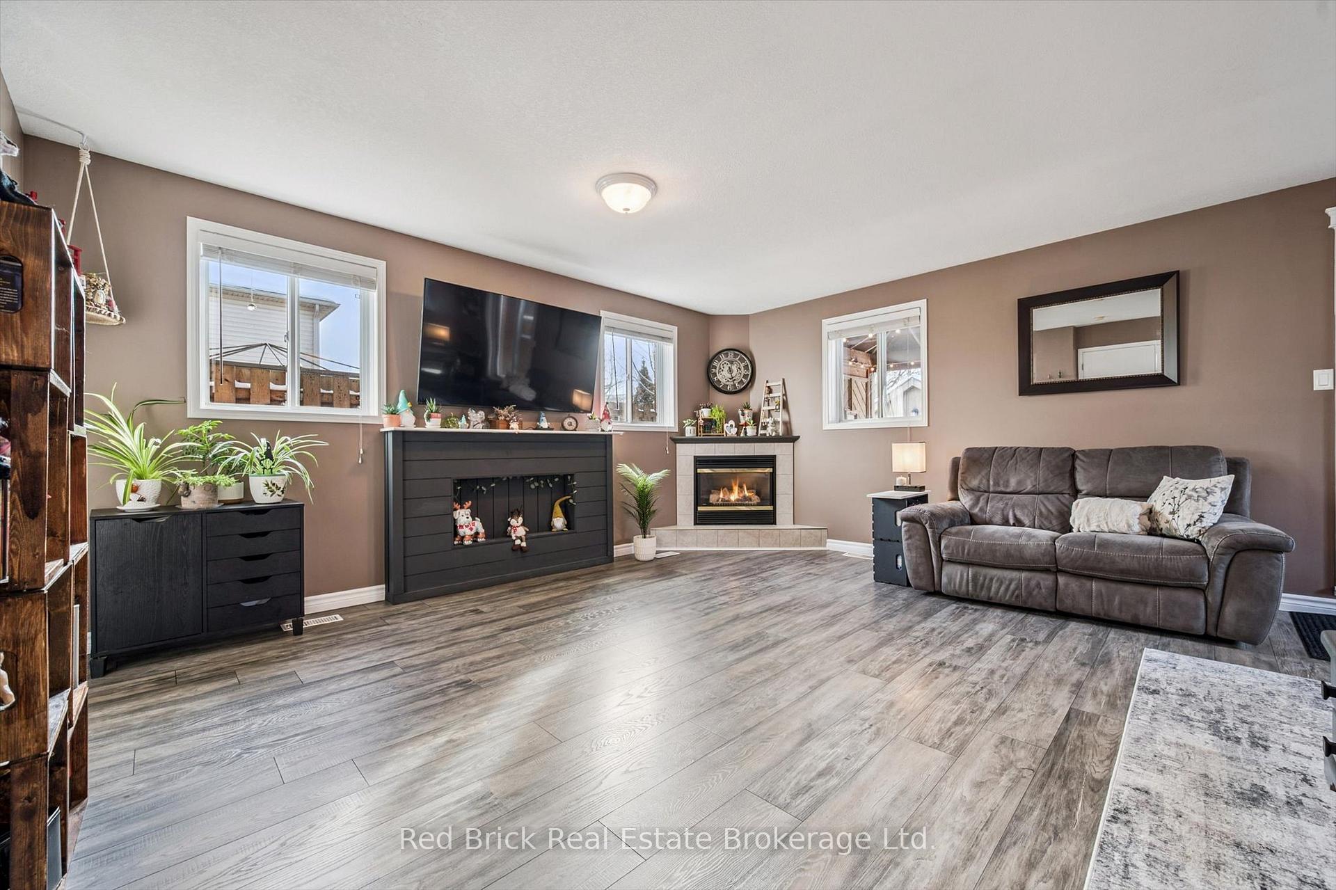 Photo 20 of 75 Hill Trail, Guelph, Grange Road — HOMEH