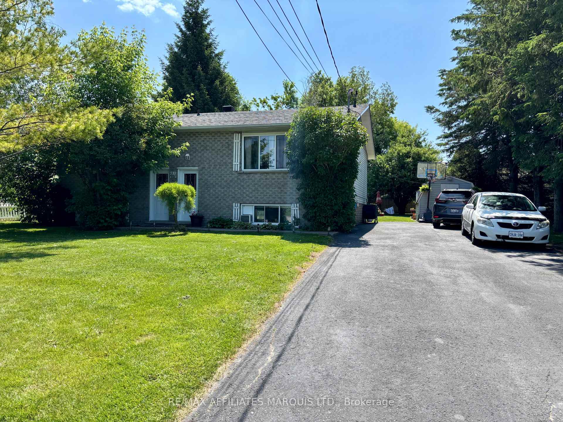Photo 2 of 710 Tollgate Road W, Cornwall — HOMEH