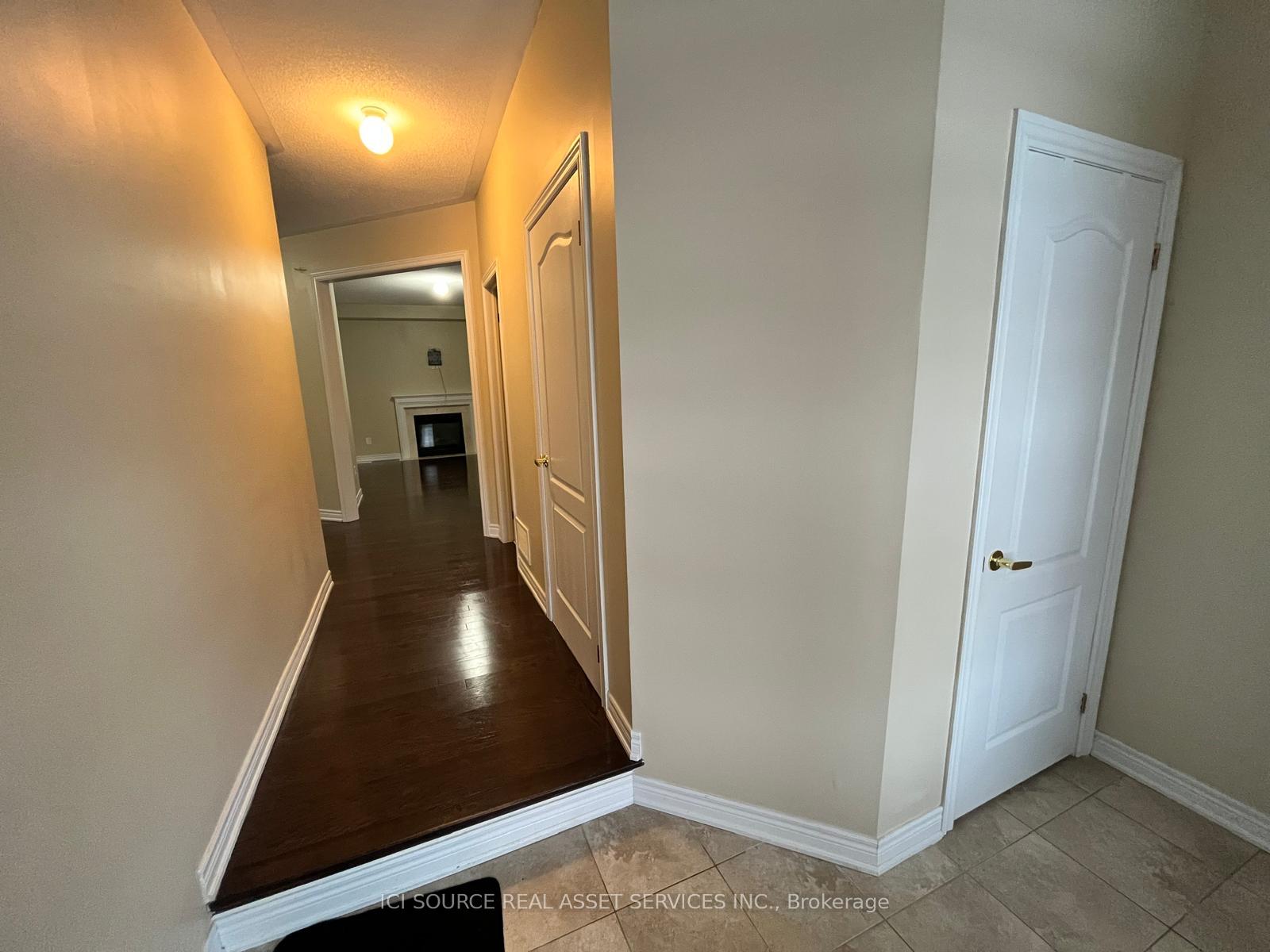 Photo 5 of 3132 Velebit Park Boulevard, Burlington, Alton — HOMEH