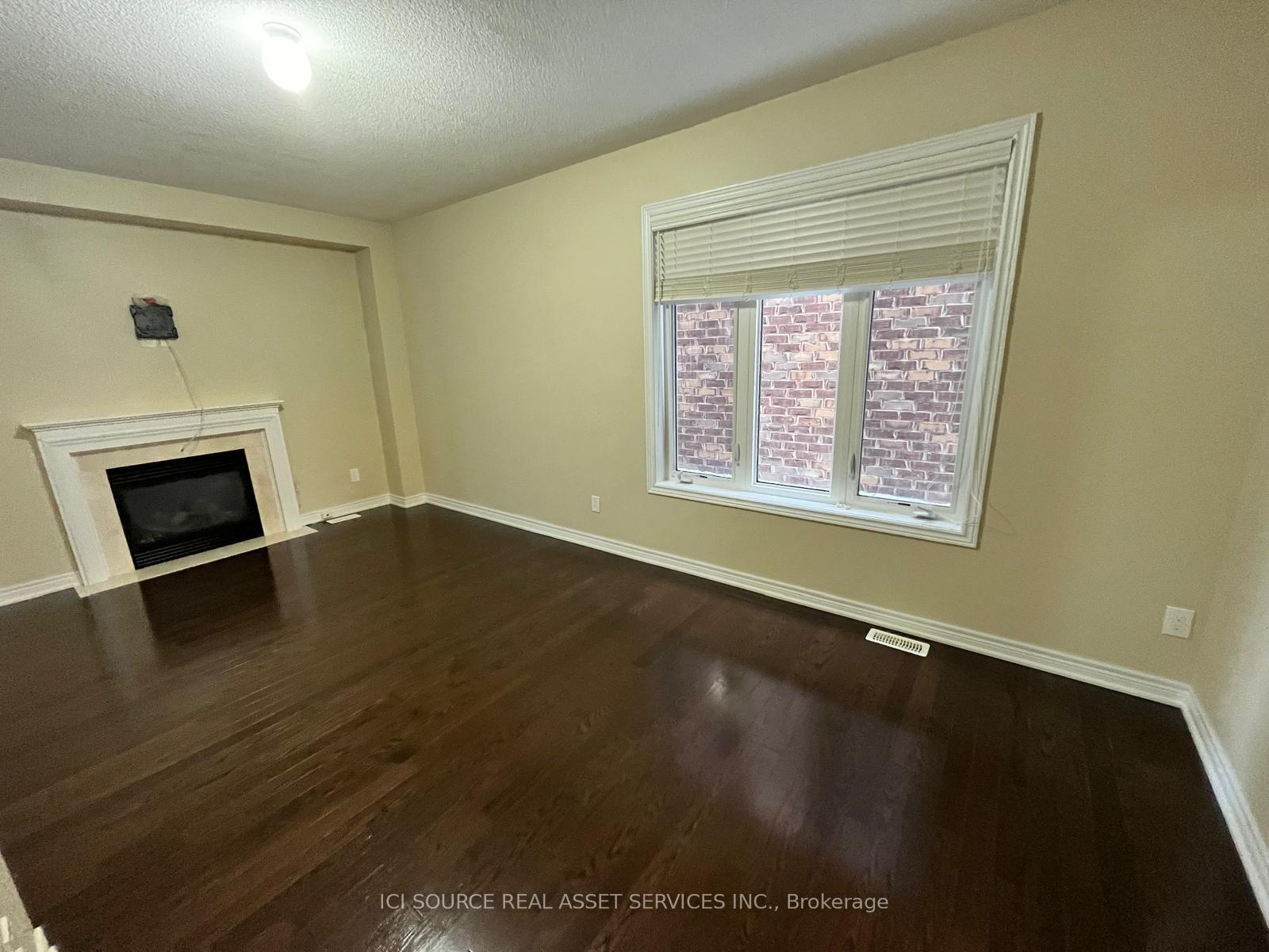 Photo 8 of 3132 Velebit Park Boulevard, Burlington, Alton — HOMEH