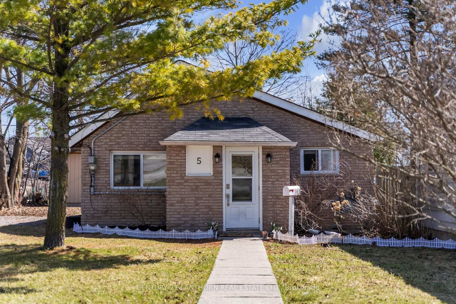 Photo 1 of 5 Baldwin Street, Belleville, Belleville Ward — HOMEH