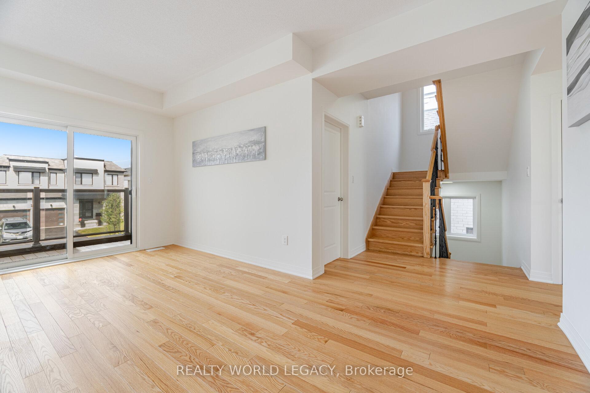 Photo 5 of 19 Yacht Drive, Clarington, Bowmanville — HOMEH