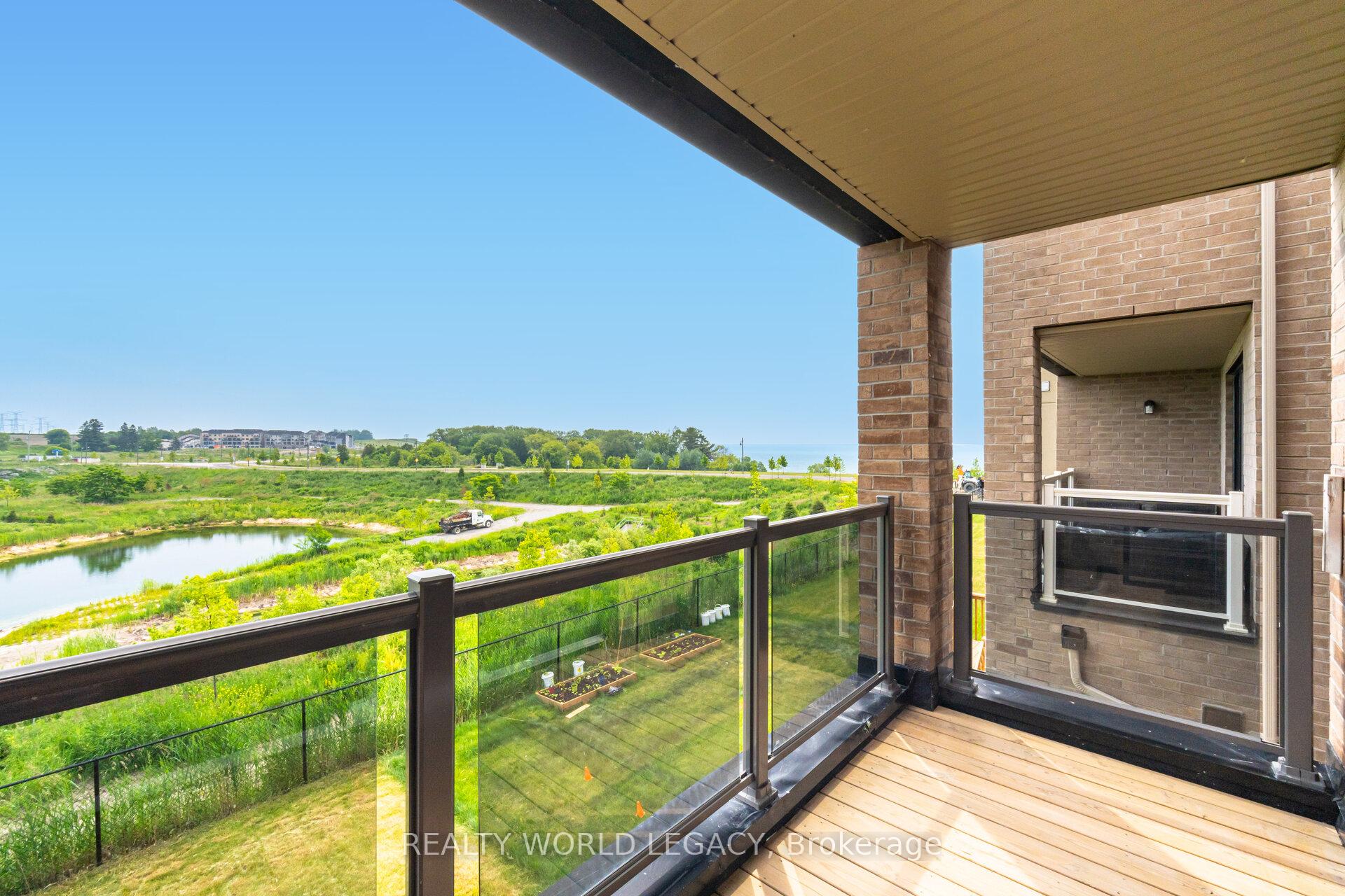 Photo 9 of 19 Yacht Drive, Clarington, Bowmanville — HOMEH