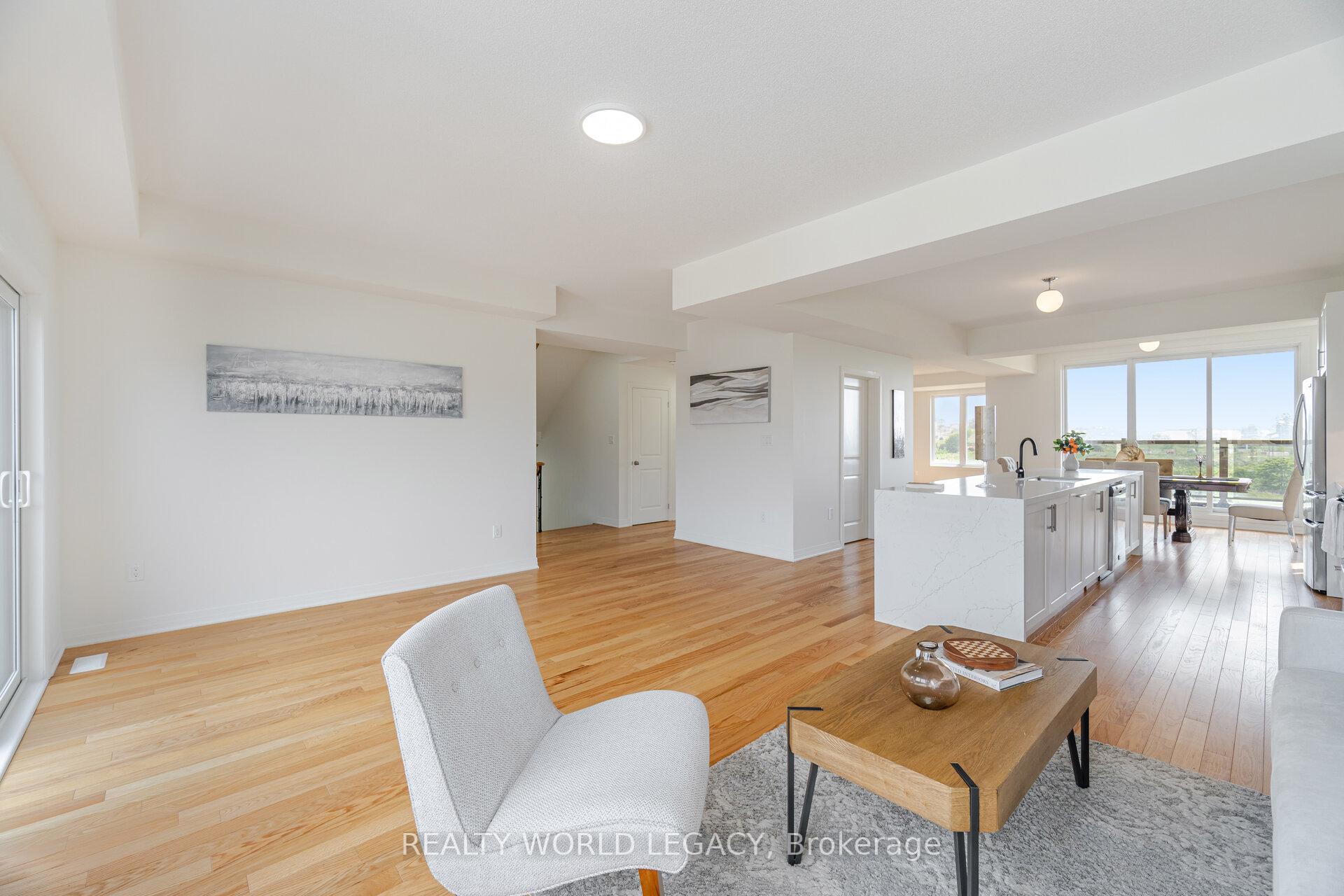 Photo 11 of 19 Yacht Drive, Clarington, Bowmanville — HOMEH