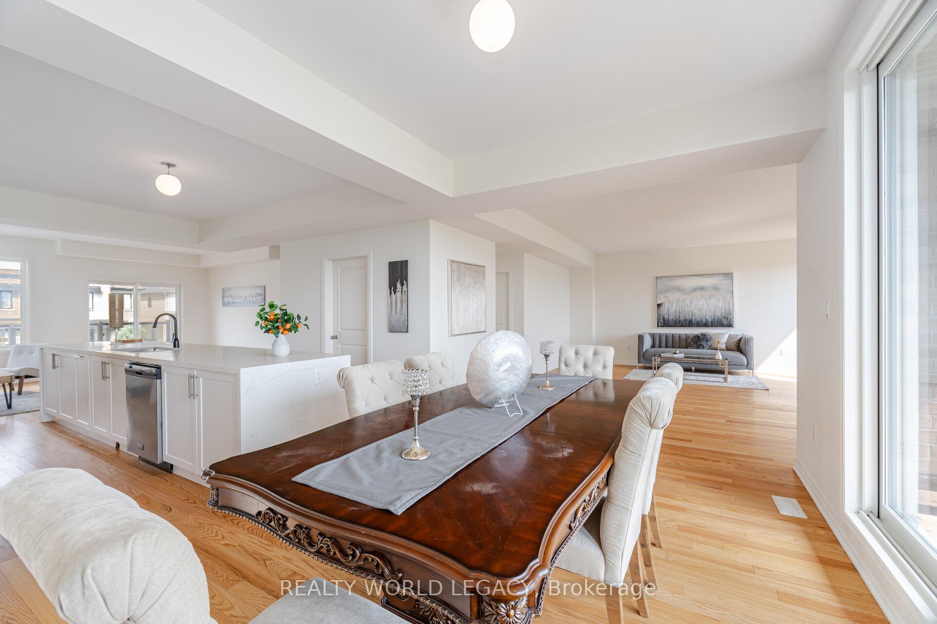 Photo 17 of 19 Yacht Drive, Clarington, Bowmanville — HOMEH
