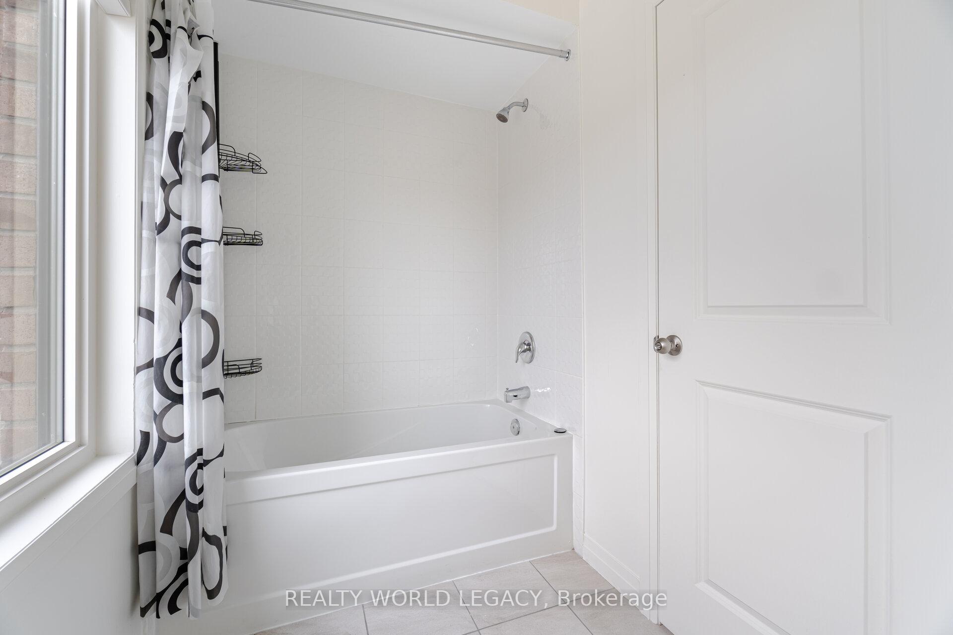 Photo 37 of 19 Yacht Drive, Clarington, Bowmanville — HOMEH
