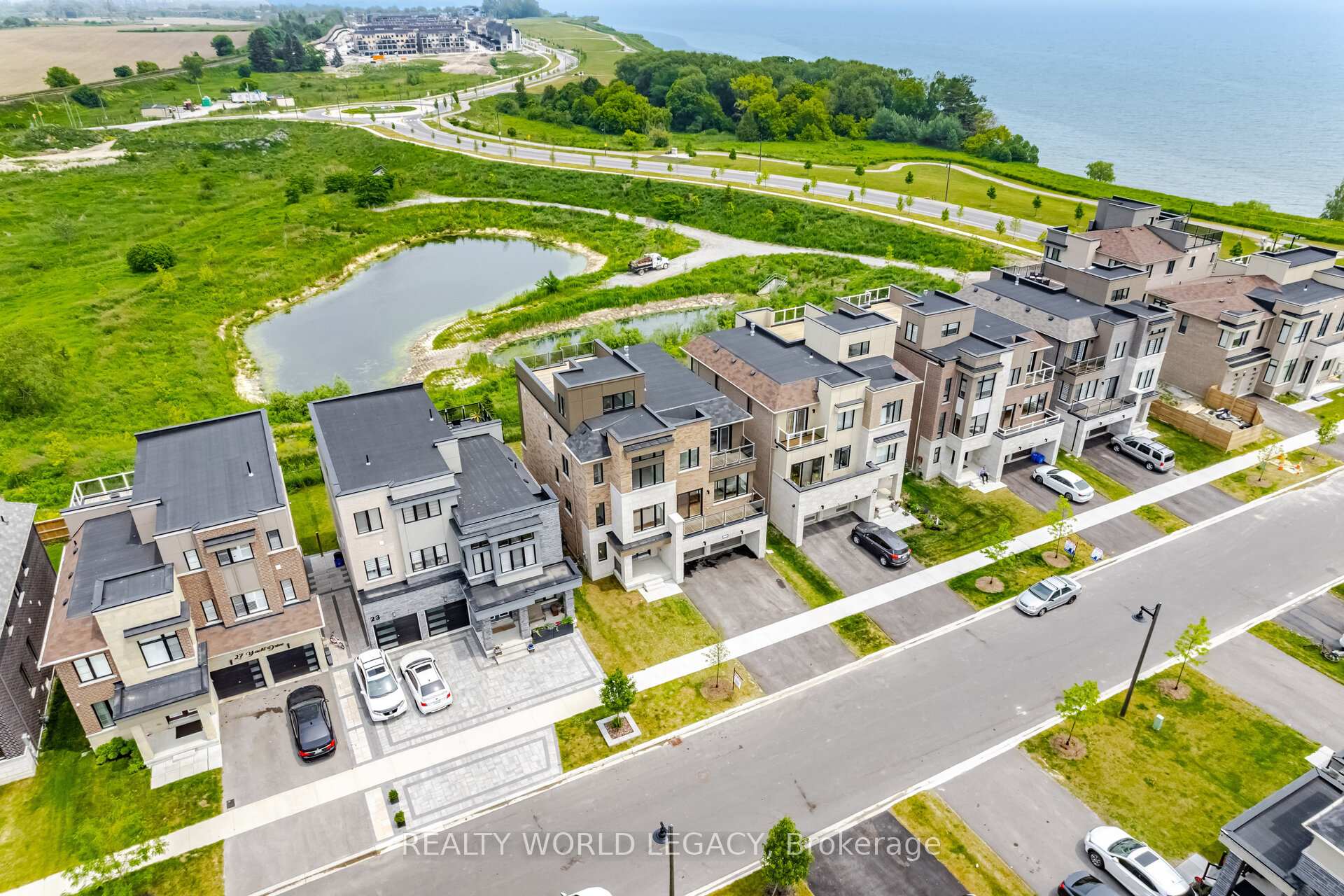 Photo 43 of 19 Yacht Drive, Clarington, Bowmanville — HOMEH