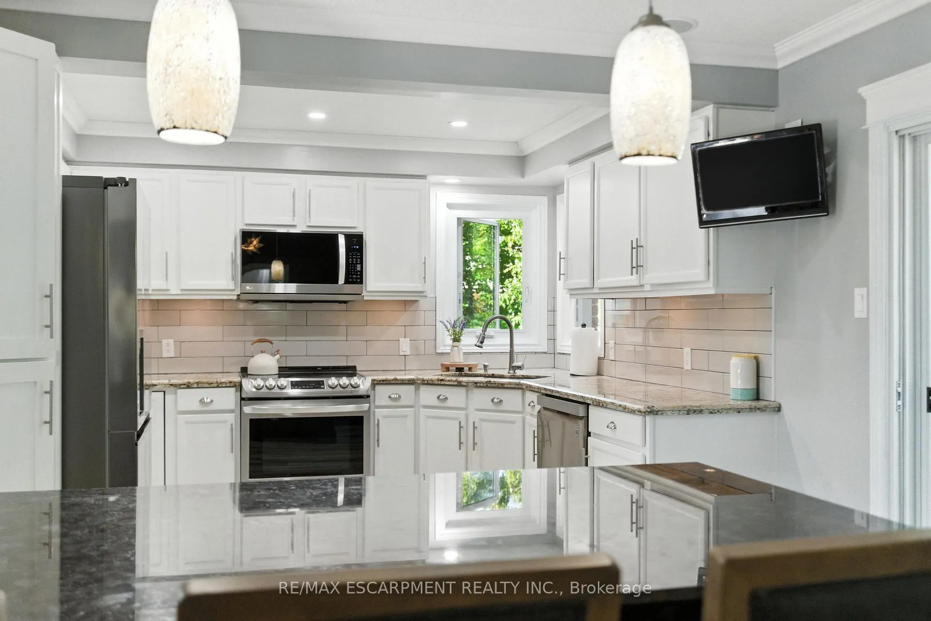 Photo 201 of 36 Pinecreek Road, Hamilton, Waterdown — HOMEH