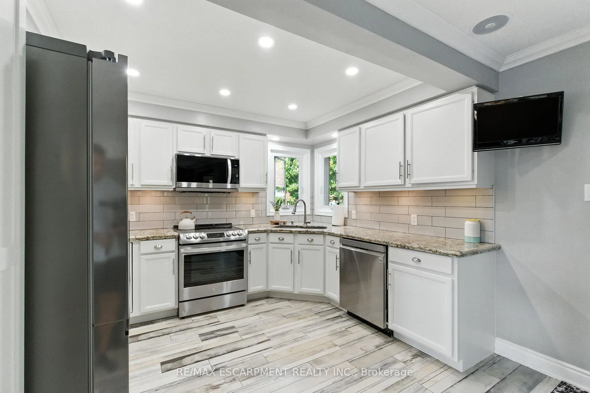 Photo 240 of 36 Pinecreek Road, Hamilton, Waterdown — HOMEH