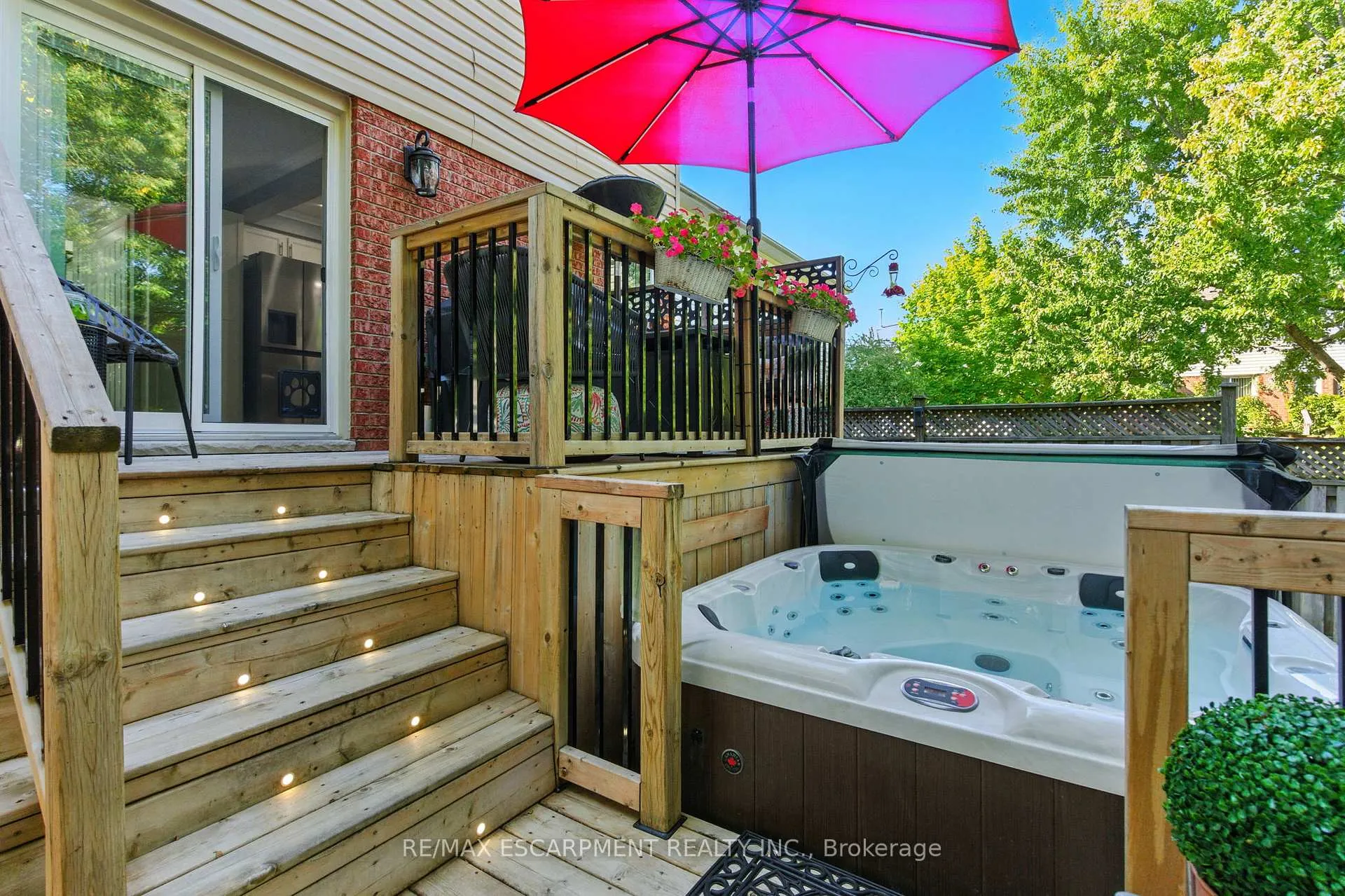 Photo 821 of 36 Pinecreek Road, Hamilton, Waterdown — HOMEH