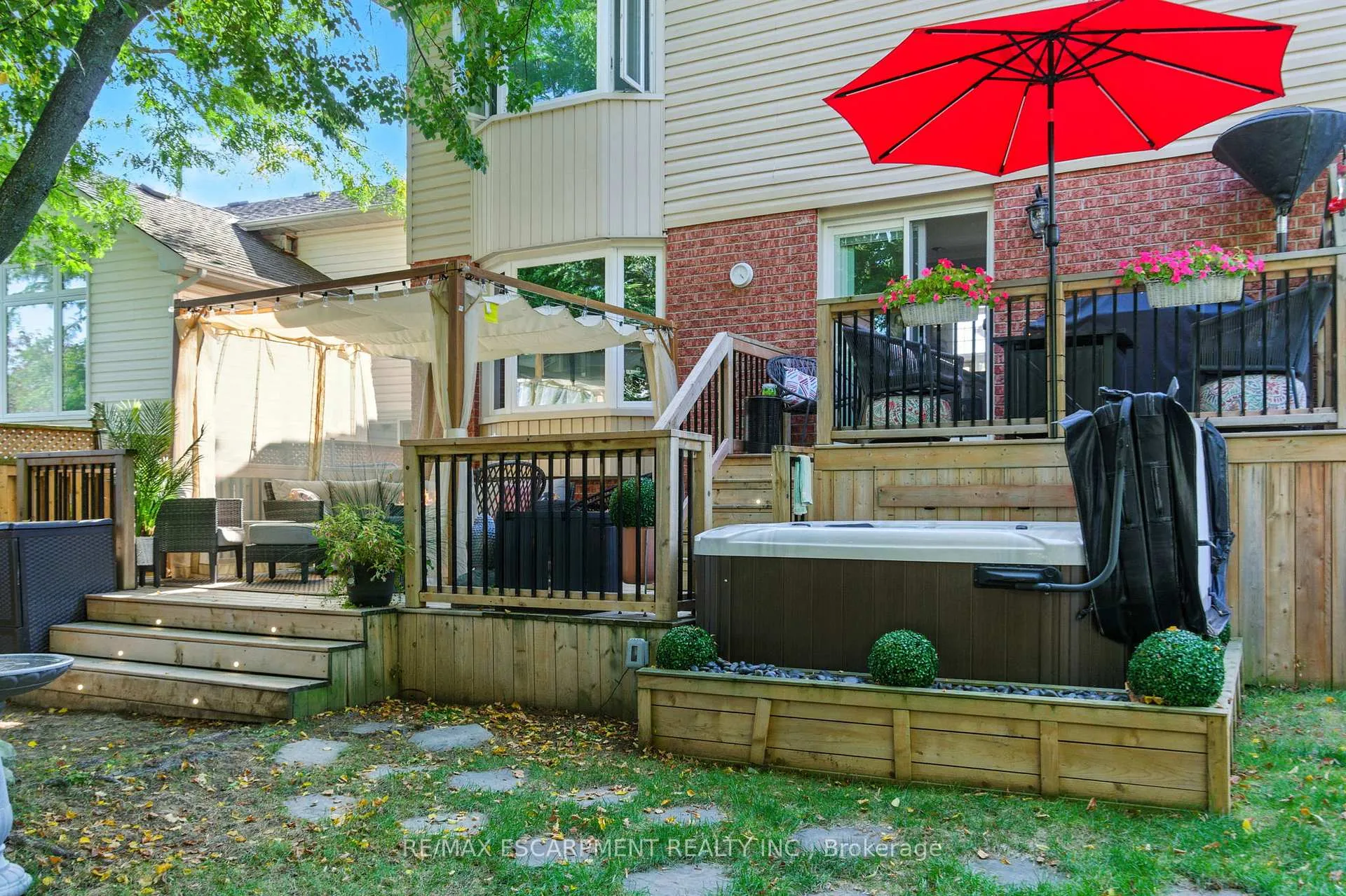 Photo 962 of 36 Pinecreek Road, Hamilton, Waterdown — HOMEH