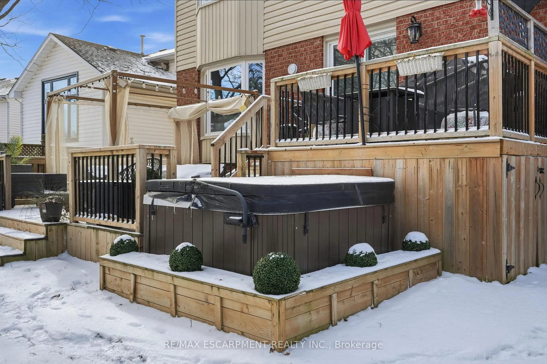 Photo 954 of 36 Pinecreek Road, Hamilton, Waterdown — HOMEH