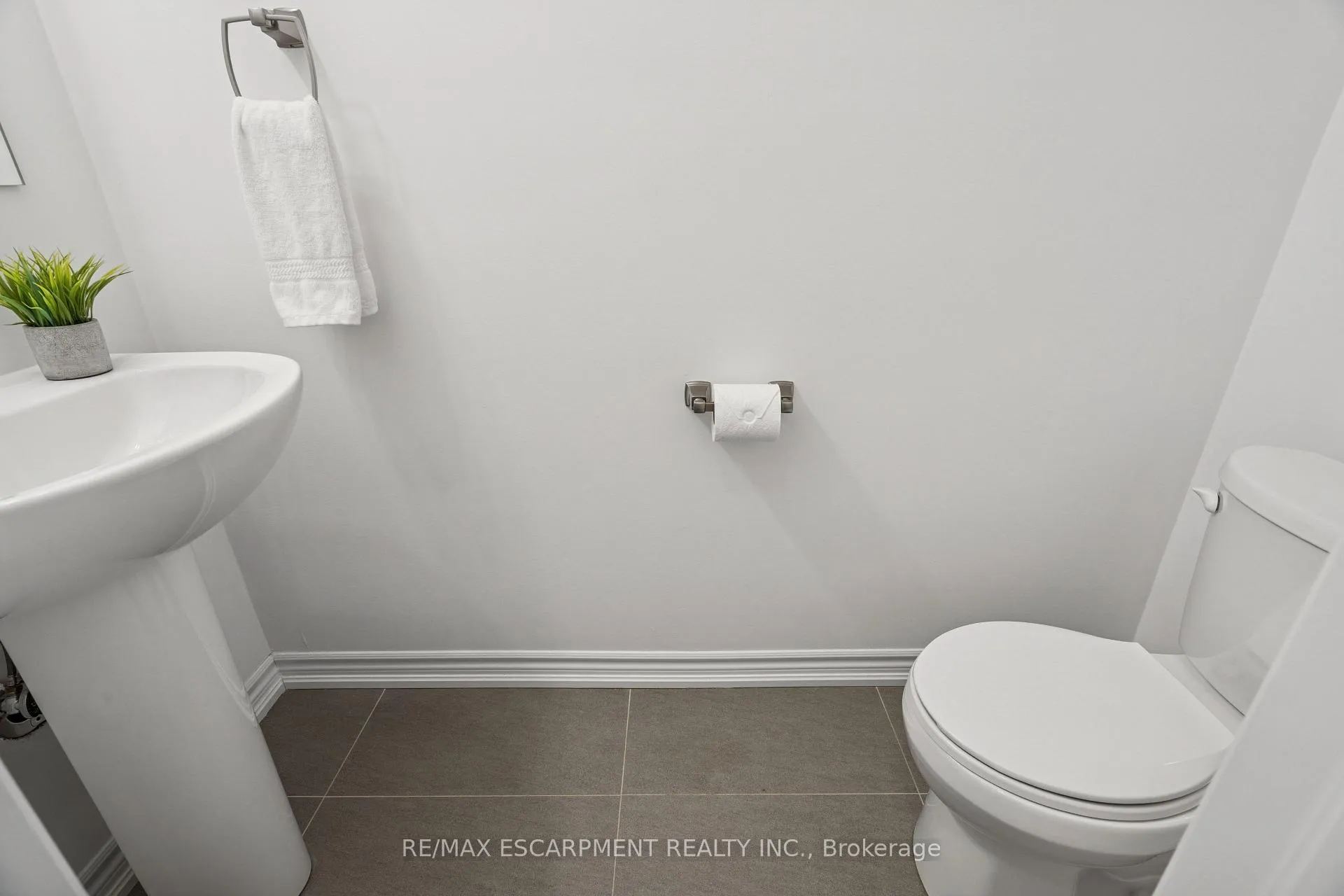 Photo 106 of 9 Elsegood Drive, Guelph, Kortright East — HOMEH