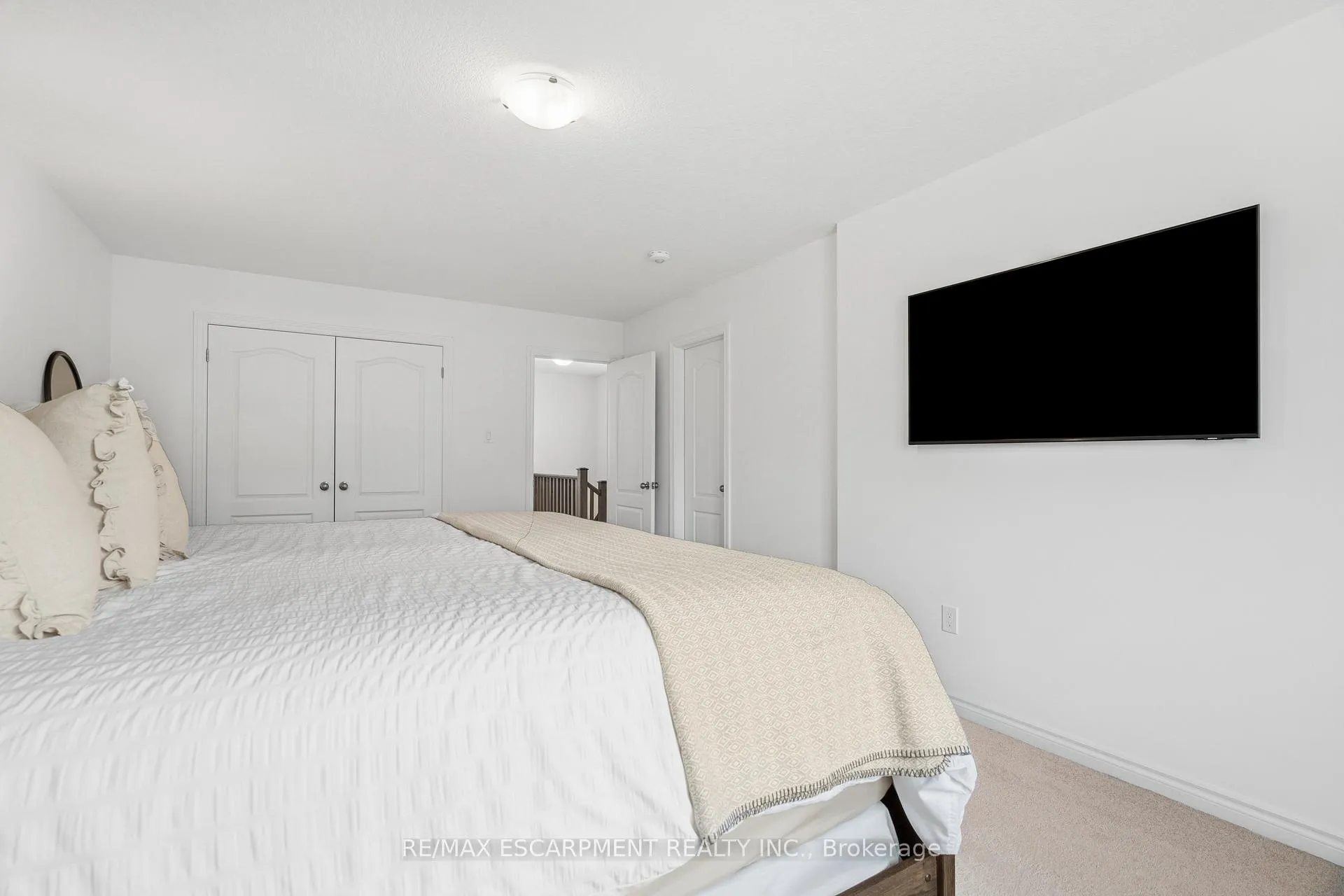 Photo 352 of 9 Elsegood Drive, Guelph, Kortright East — HOMEH