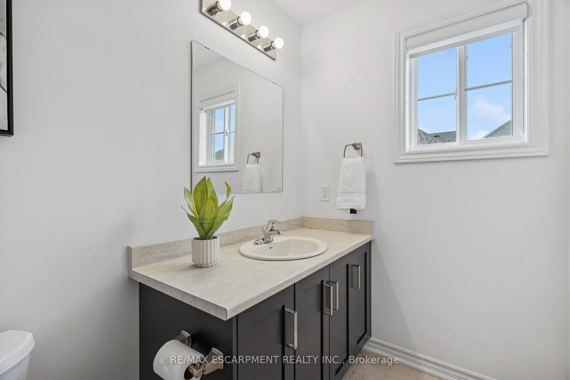 Photo 410 of 9 Elsegood Drive, Guelph, Kortright East — HOMEH