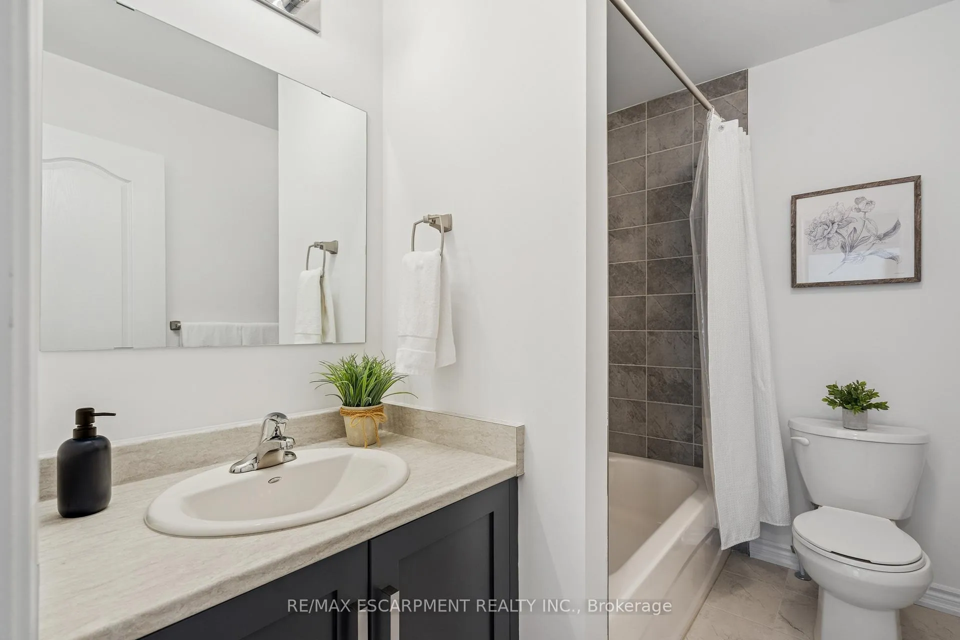 Photo 467 of 9 Elsegood Drive, Guelph, Kortright East — HOMEH