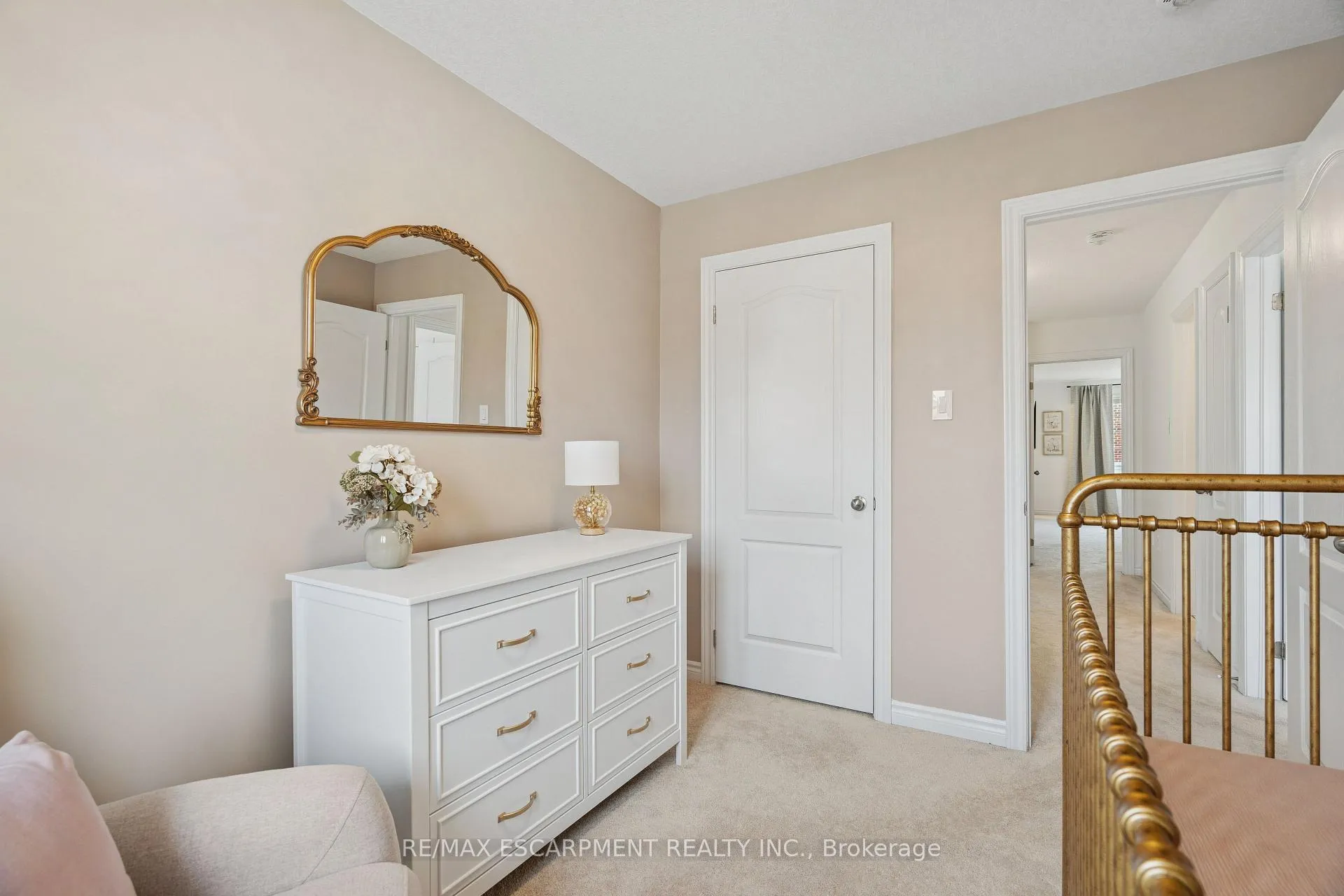 Photo 555 of 9 Elsegood Drive, Guelph, Kortright East — HOMEH