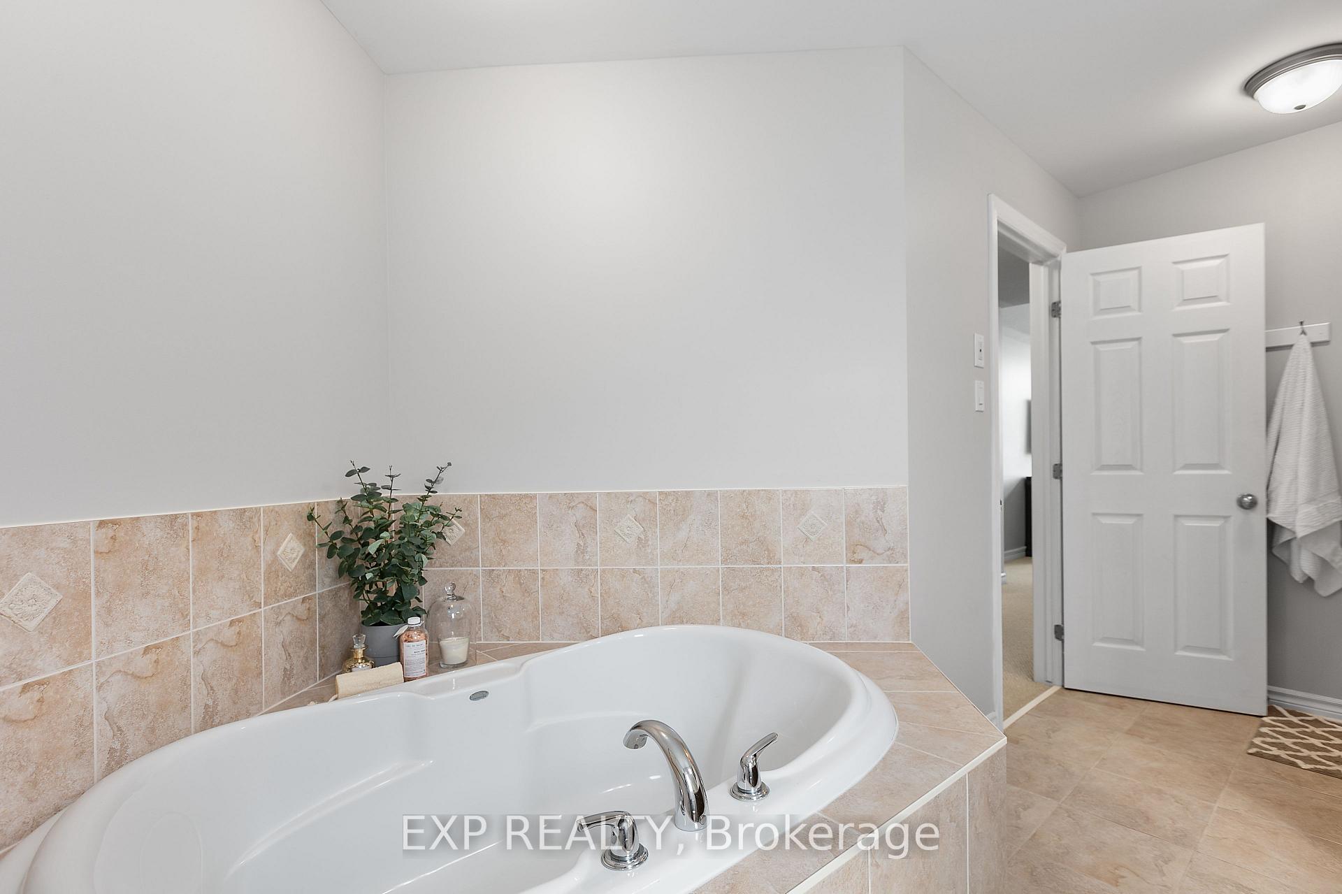 Photo 33 of 295 Bradwell Way, Ottawa, Blossom Park/Kemp Park/Findlay Creek — HOMEH