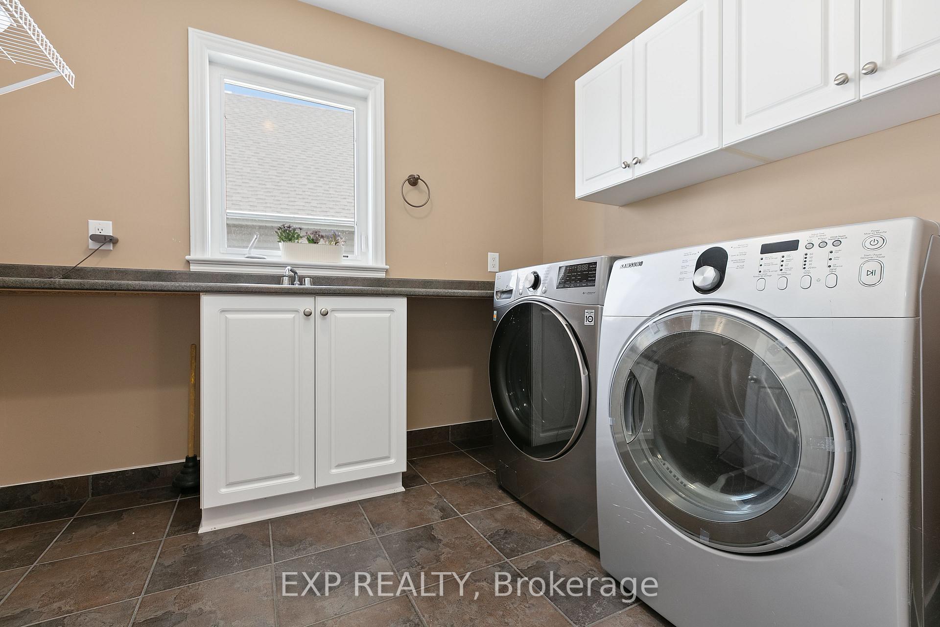 Photo 34 of 295 Bradwell Way, Ottawa, Blossom Park/Kemp Park/Findlay Creek — HOMEH