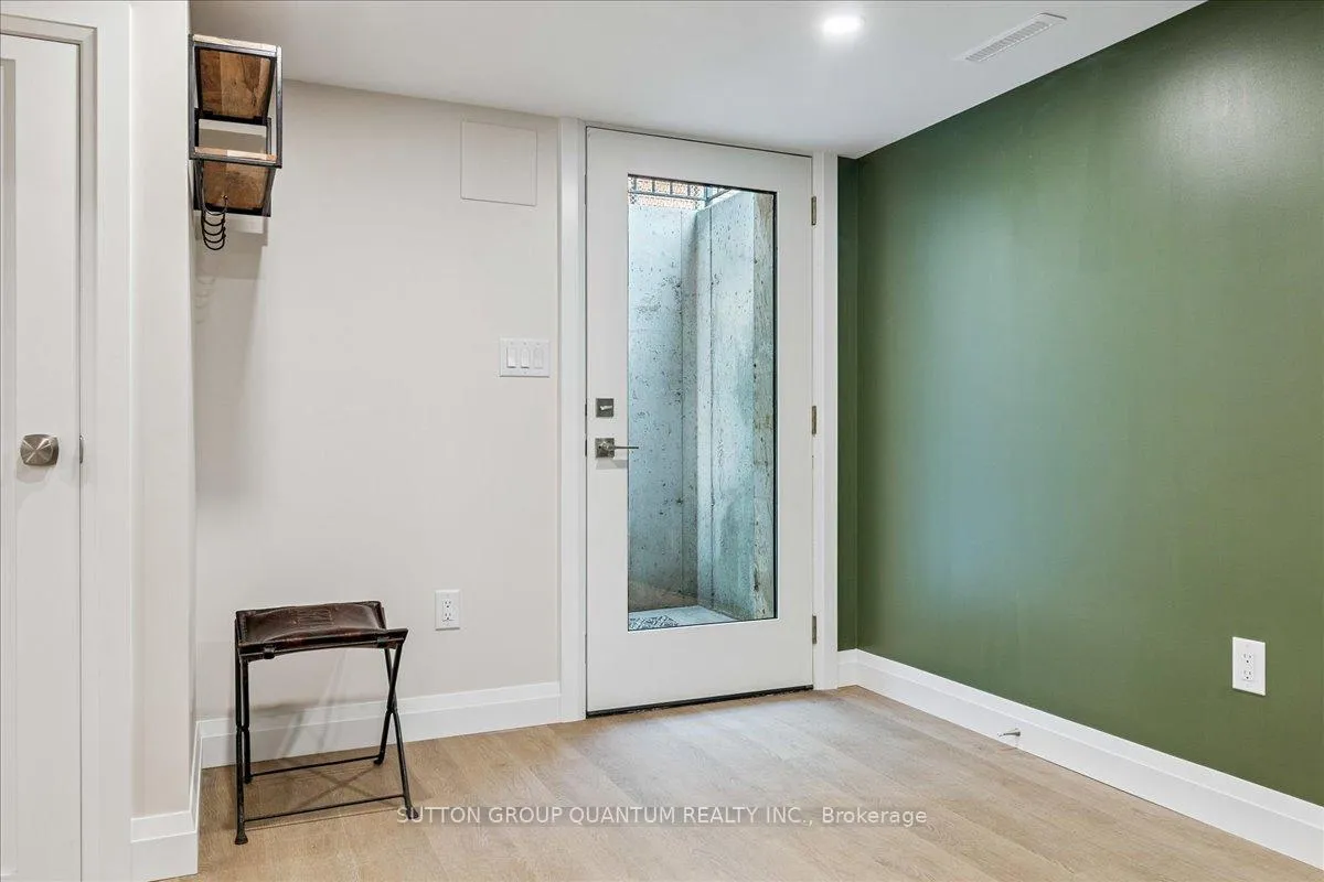 Photo 23 of Unit Unit 2, 18 Pleasant Avenue, Hamilton, Dundas — HOMEH