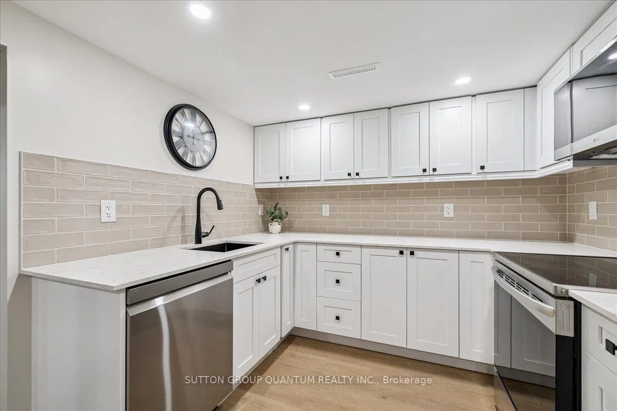 Photo 248 of Unit Unit 2, 18 Pleasant Avenue, Hamilton, Dundas — HOMEH