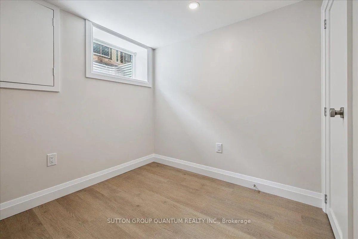 Photo 406 of Unit Unit 2, 18 Pleasant Avenue, Hamilton, Dundas — HOMEH