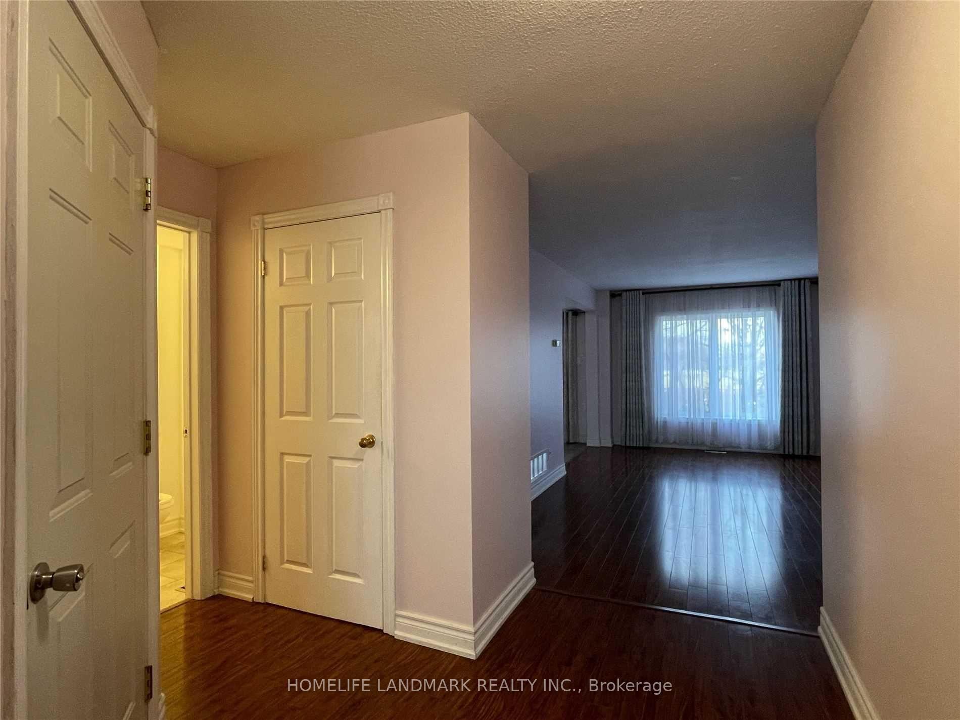 Photo 3 of 72 Michael Crescent, Barrie, East Bayfield — HOMEH