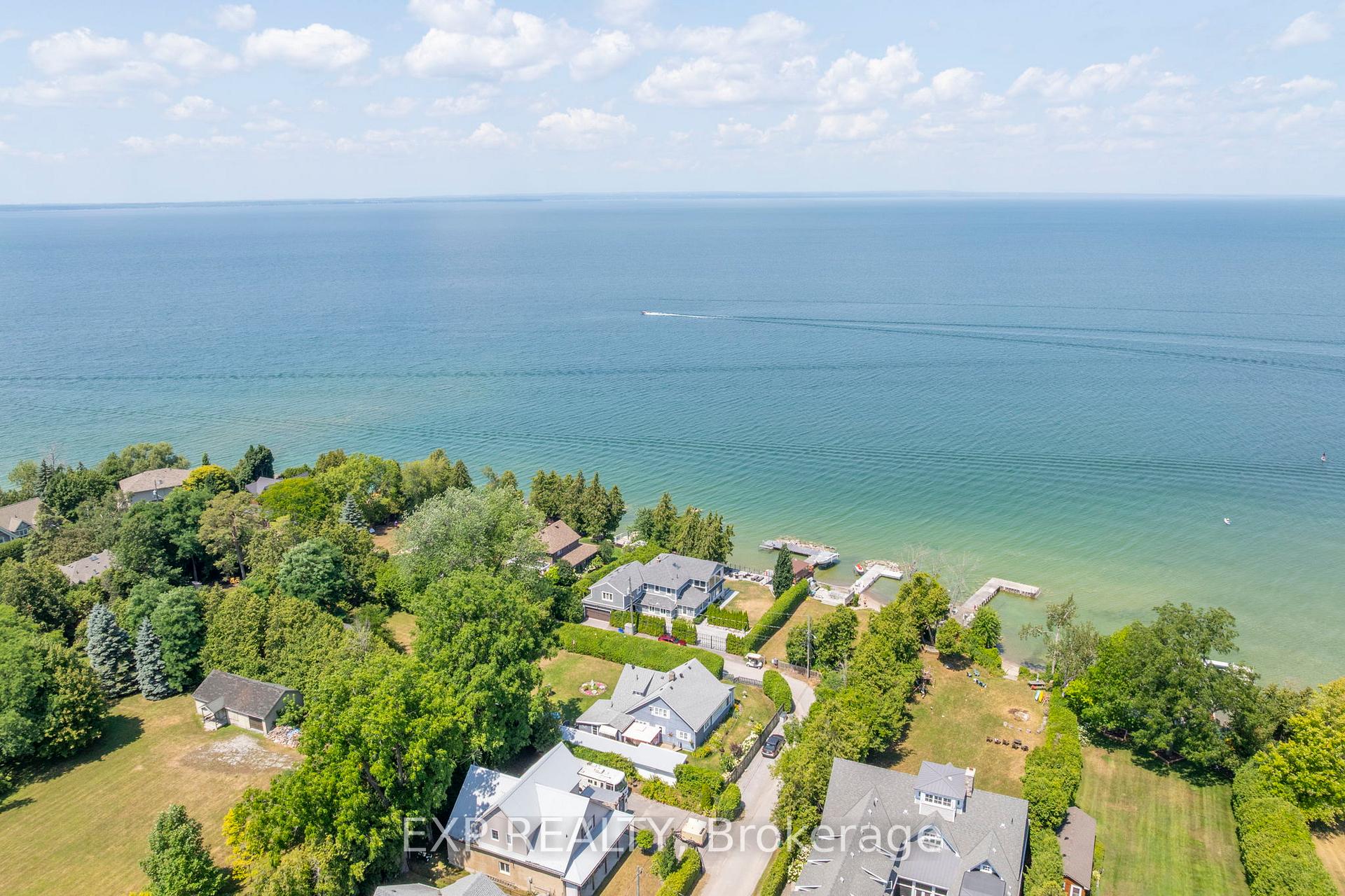 Photo 4 of 45 Westwind Circle, Georgina, Pefferlaw — HOMEH