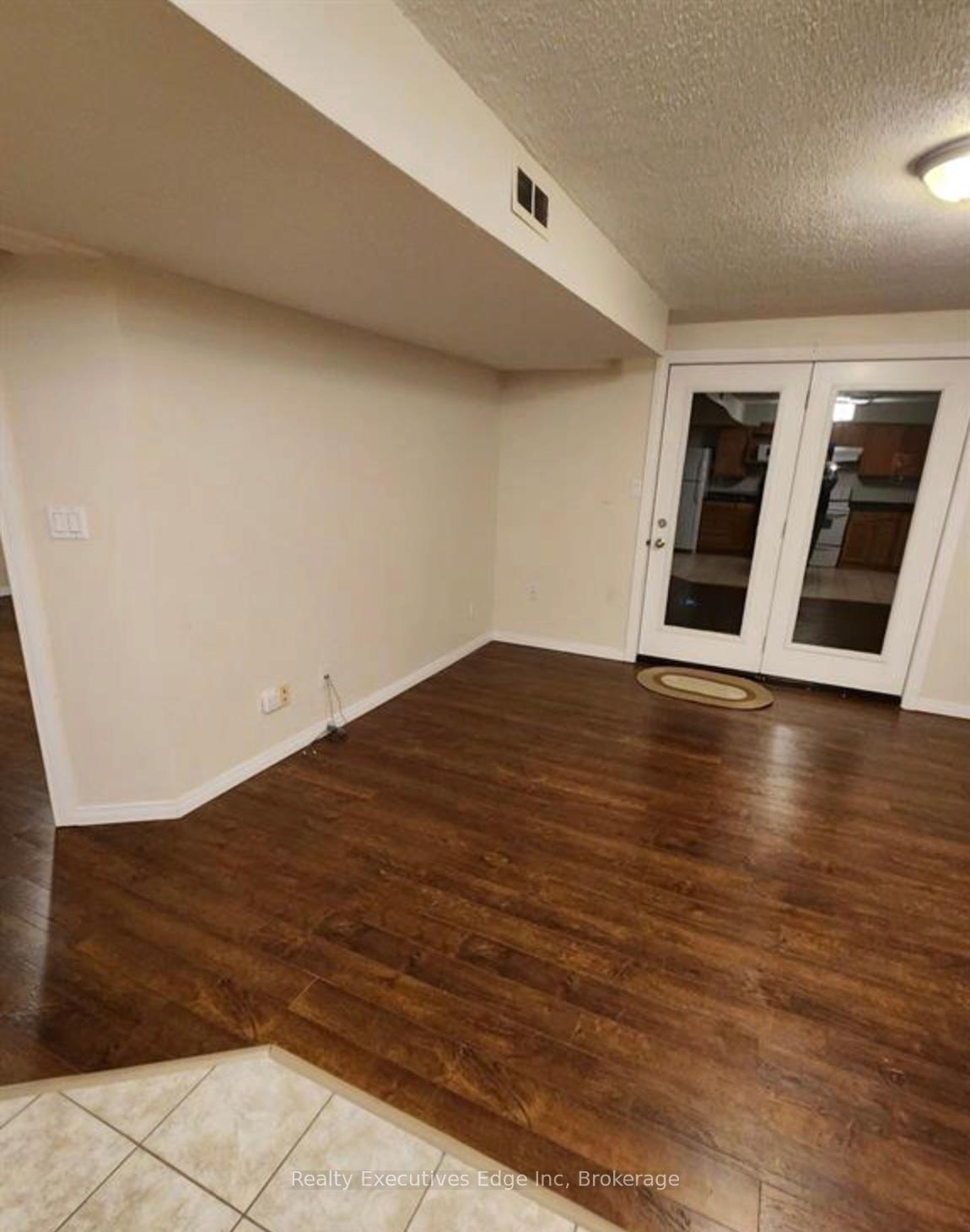 Photo 2 of Unit B, 276 Watson Parkway, Guelph, Grange Road — HOMEH