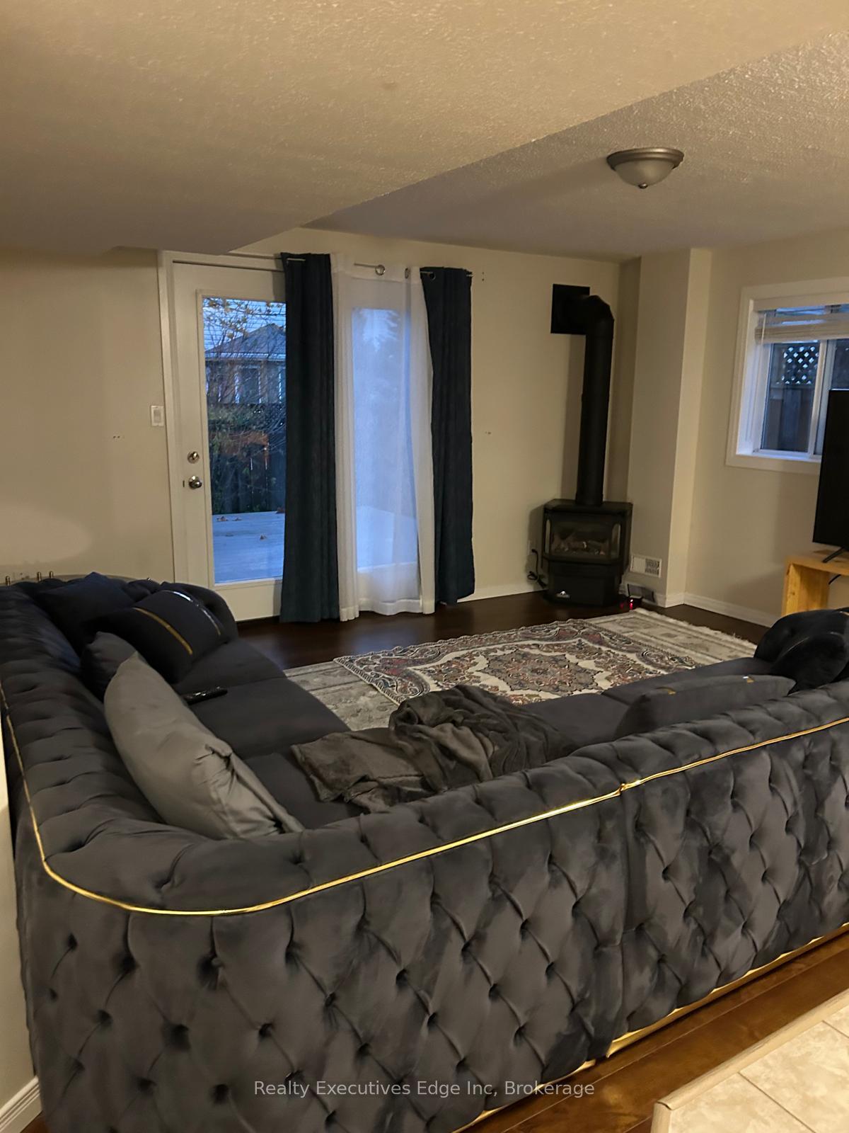 Photo 5 of Unit B, 276 Watson Parkway, Guelph, Grange Road — HOMEH