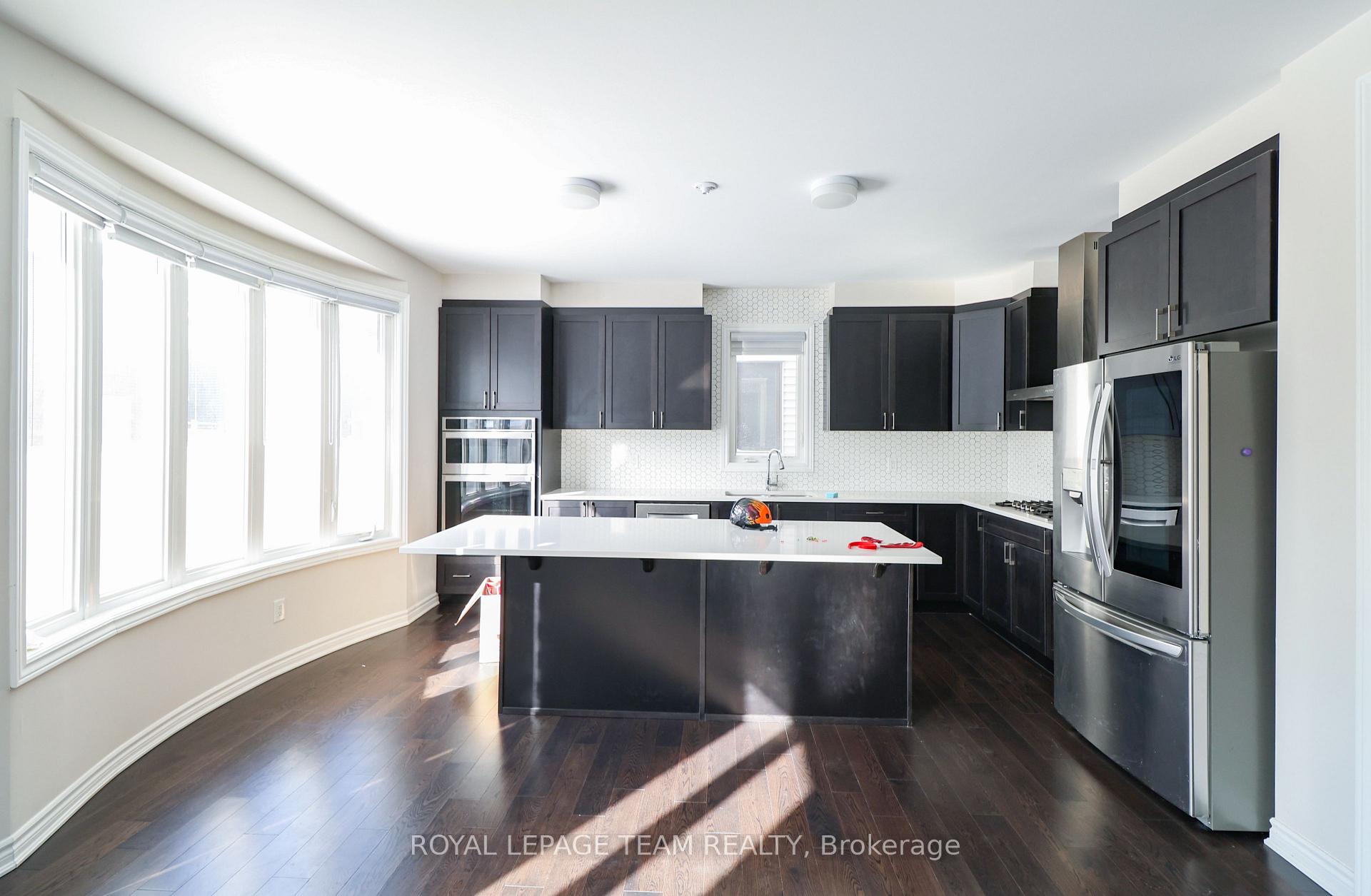 Photo 4 of 918 Nokomis Place, Ottawa, Barrhaven - Half Moon Bay — HOMEH