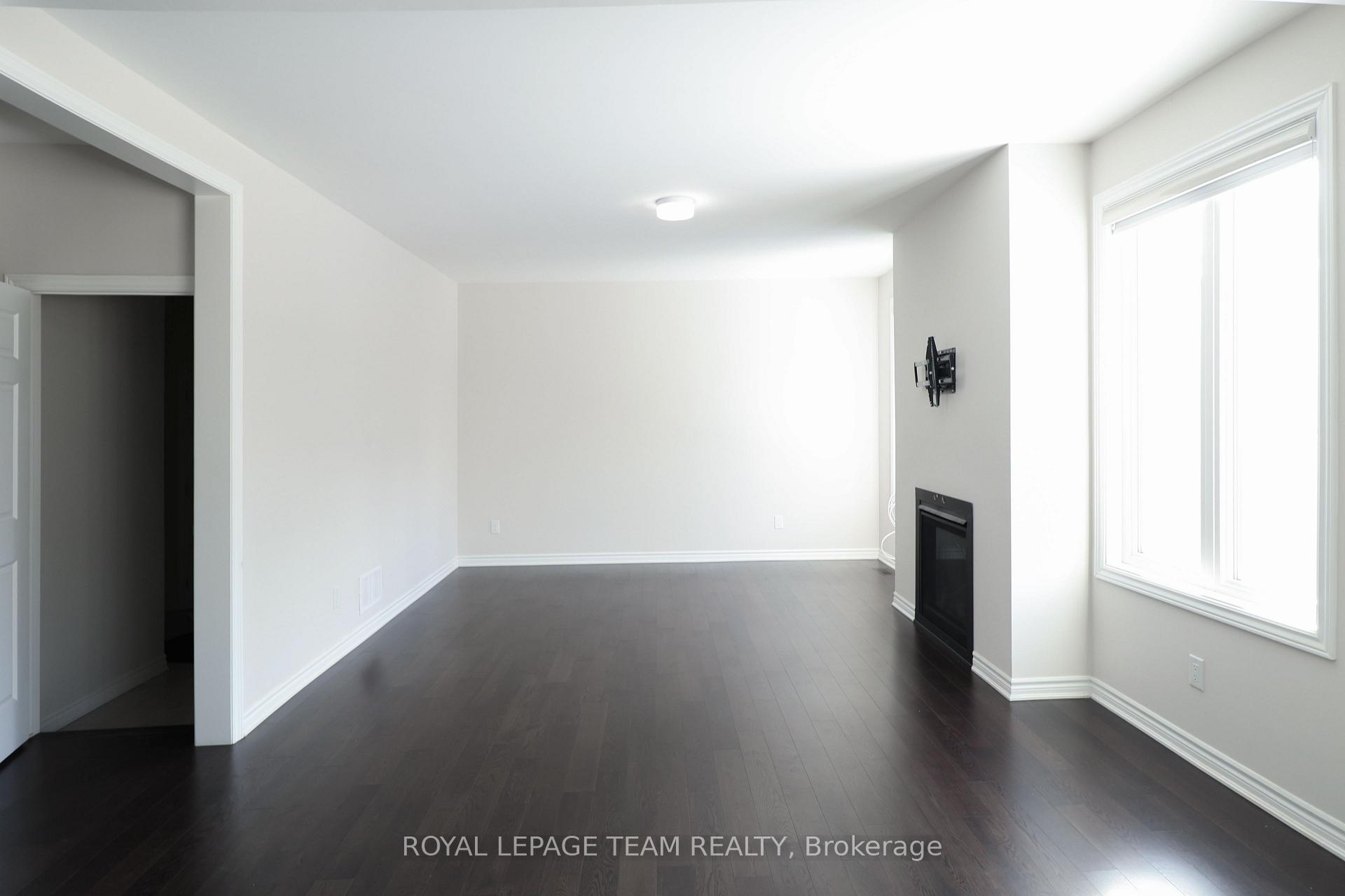 Photo 5 of 918 Nokomis Place, Ottawa, Barrhaven - Half Moon Bay — HOMEH