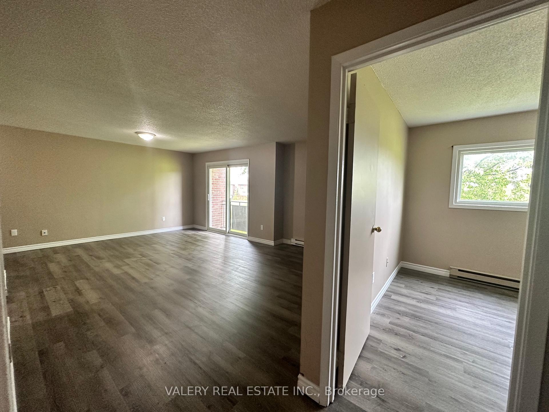 Front of Unit 5, 19 Lowndes Avenue