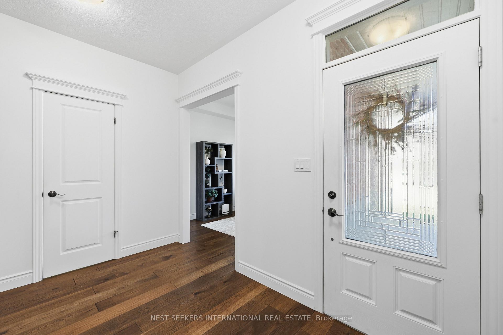 Photo 4 of 8 Amsterdam Crescent, Guelph, Pineridge/Westminster Woods — HOMEH