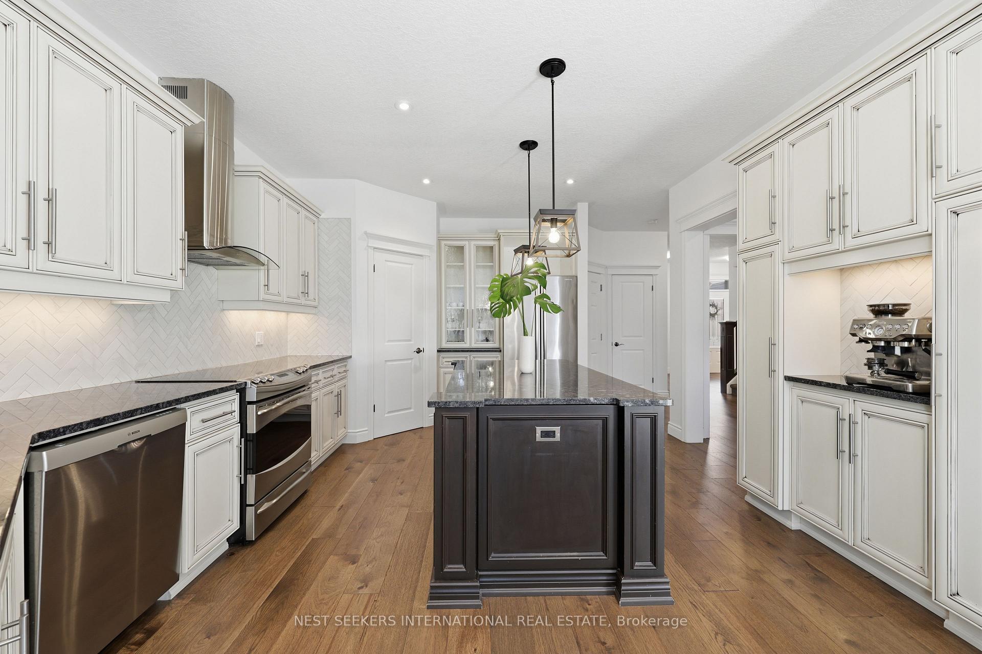 Photo 11 of 8 Amsterdam Crescent, Guelph, Pineridge/Westminster Woods — HOMEH
