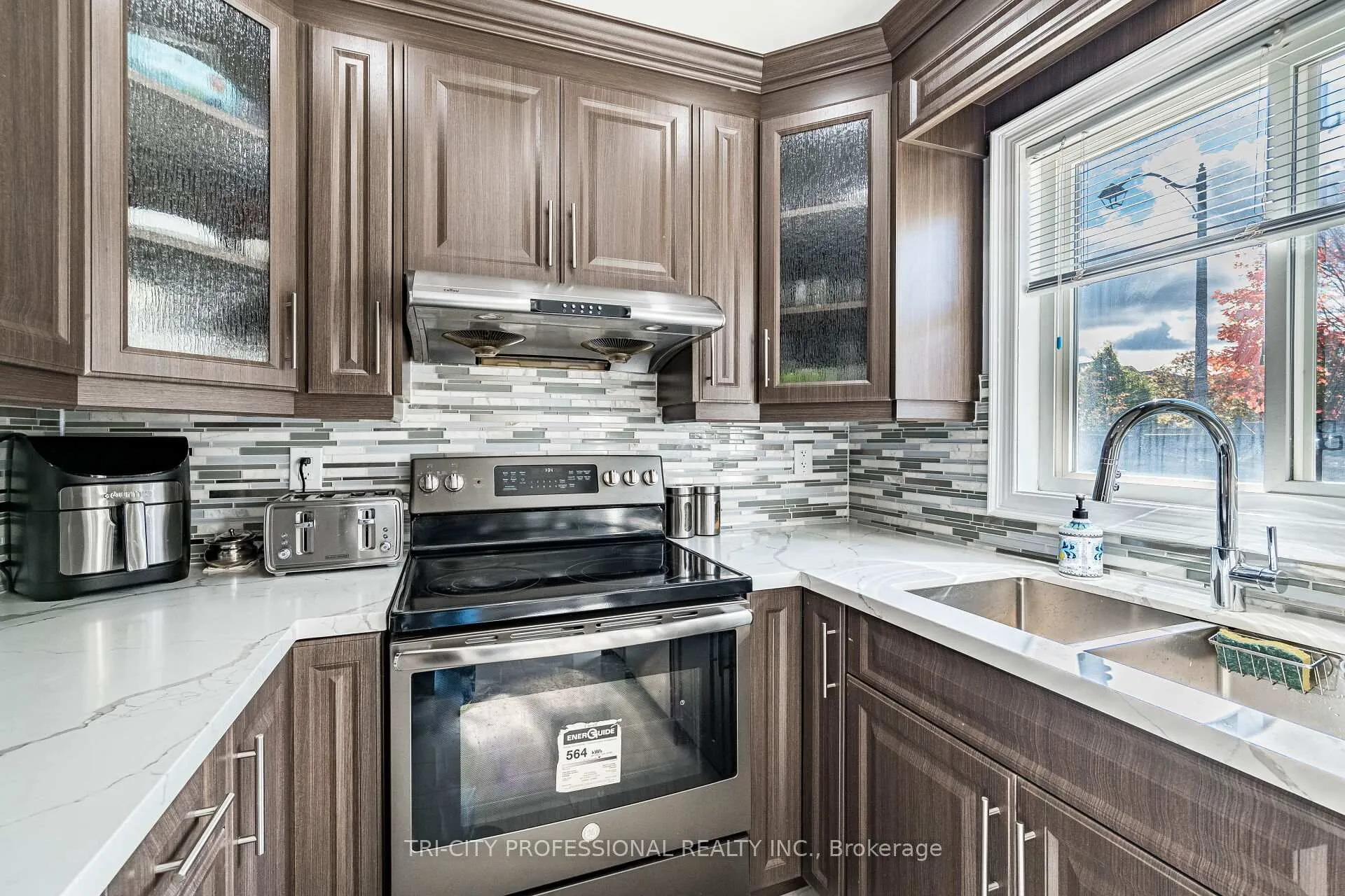 Photo 315 of 101 Williamson Drive, Brampton, Fletcher's Meadow — HOMEH