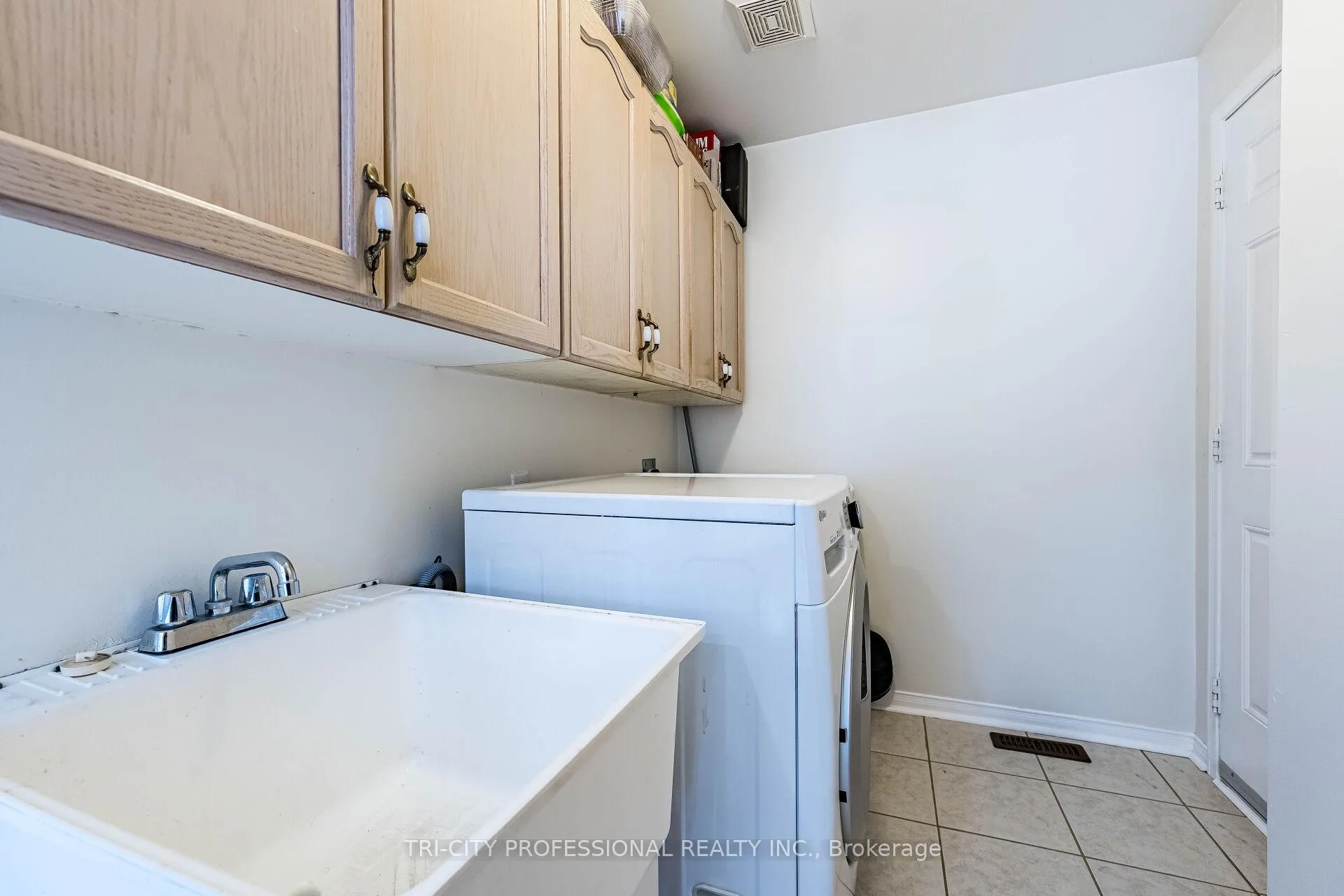 Photo 463 of 101 Williamson Drive, Brampton, Fletcher's Meadow — HOMEH