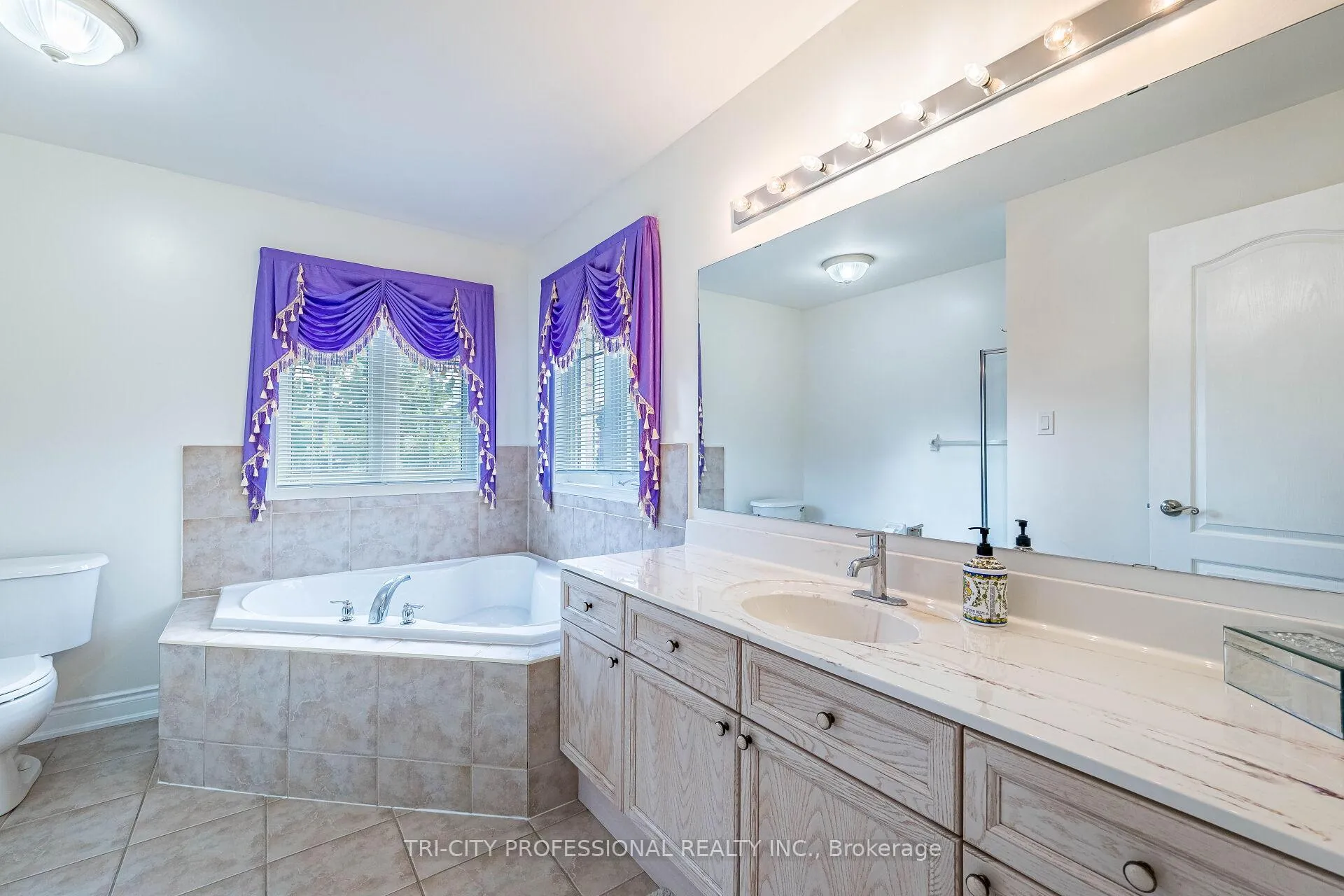 Photo 632 of 101 Williamson Drive, Brampton, Fletcher's Meadow — HOMEH