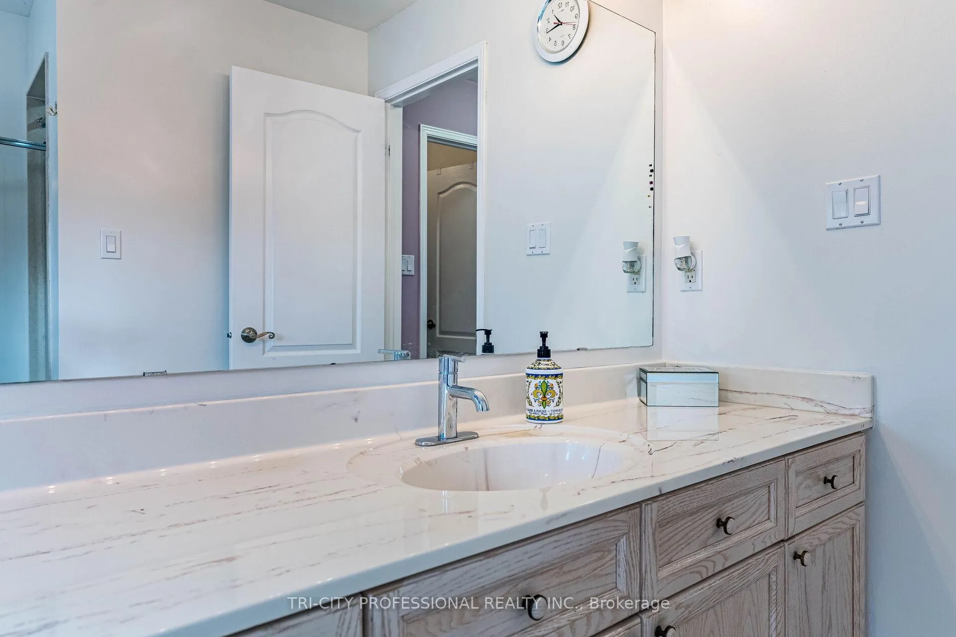 Photo 682 of 101 Williamson Drive, Brampton, Fletcher's Meadow — HOMEH